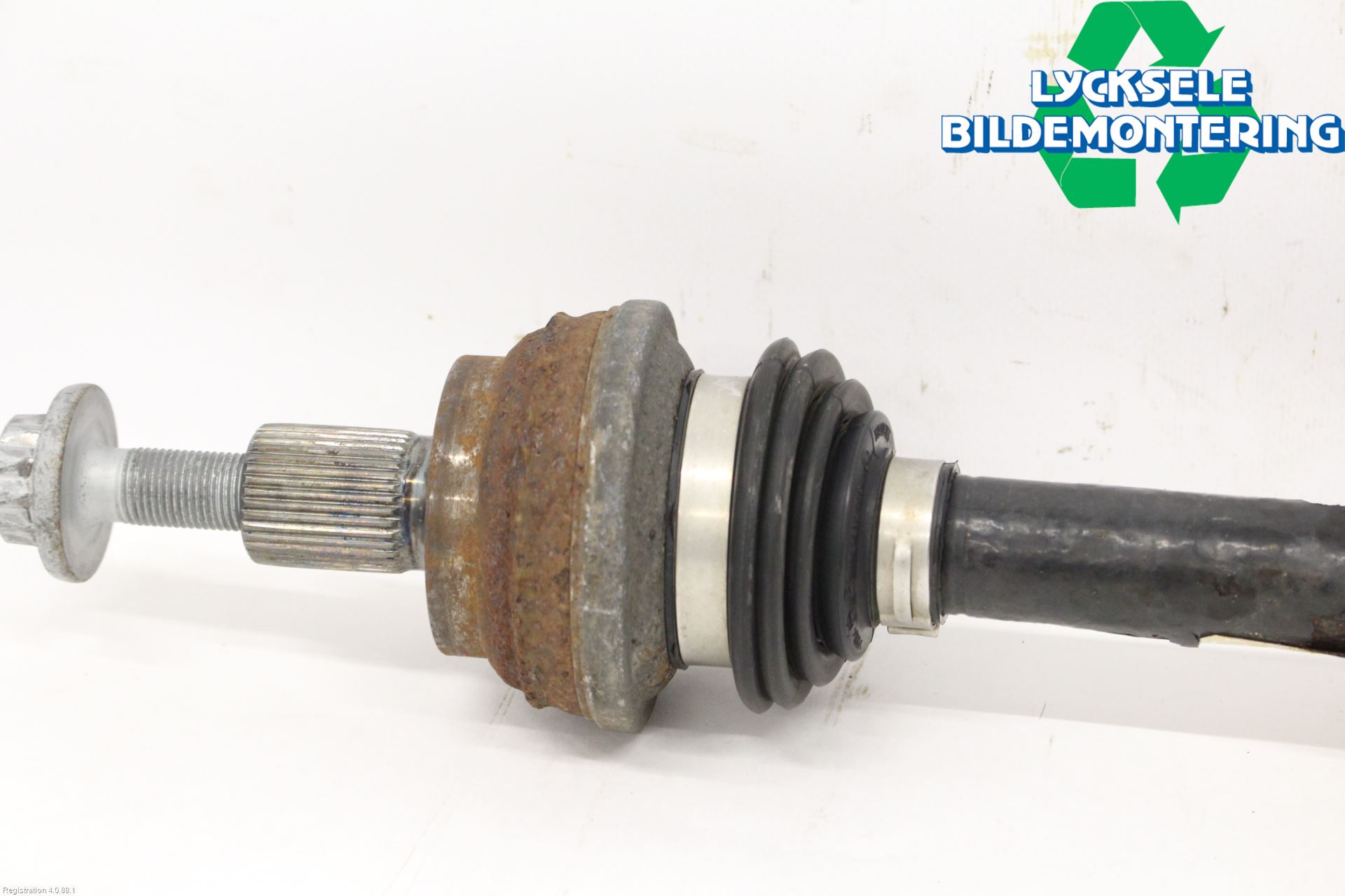 Volkswagen VW TIGUAN 16-24 Drivaxel Bak Höger