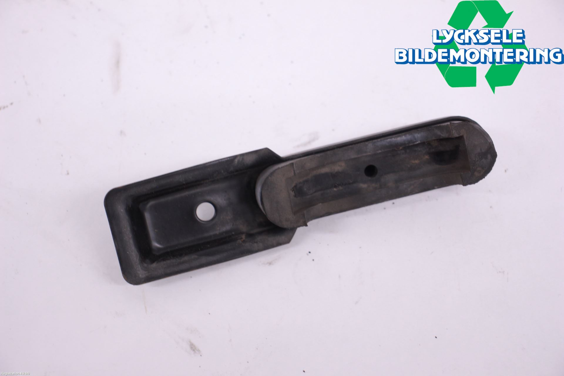 Volvo 740 88-92 Kylarfäste-Ram-Balk