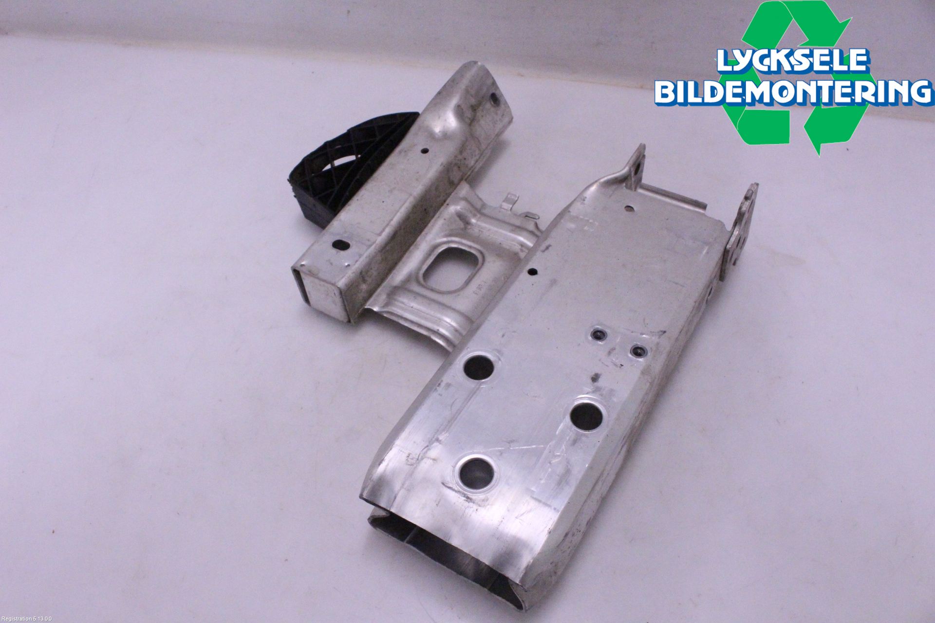 BMW 3 F30/F31/F80 12-19 Stötfångarbärjärn Fram
