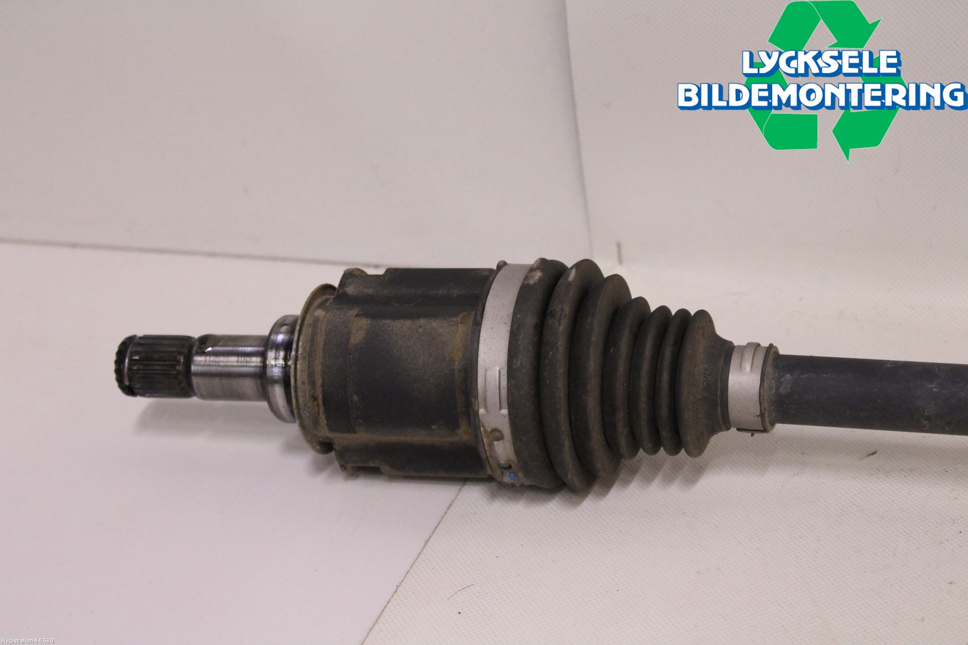 Toyota C-HR 16-23 Drivaxel Bak Vänster