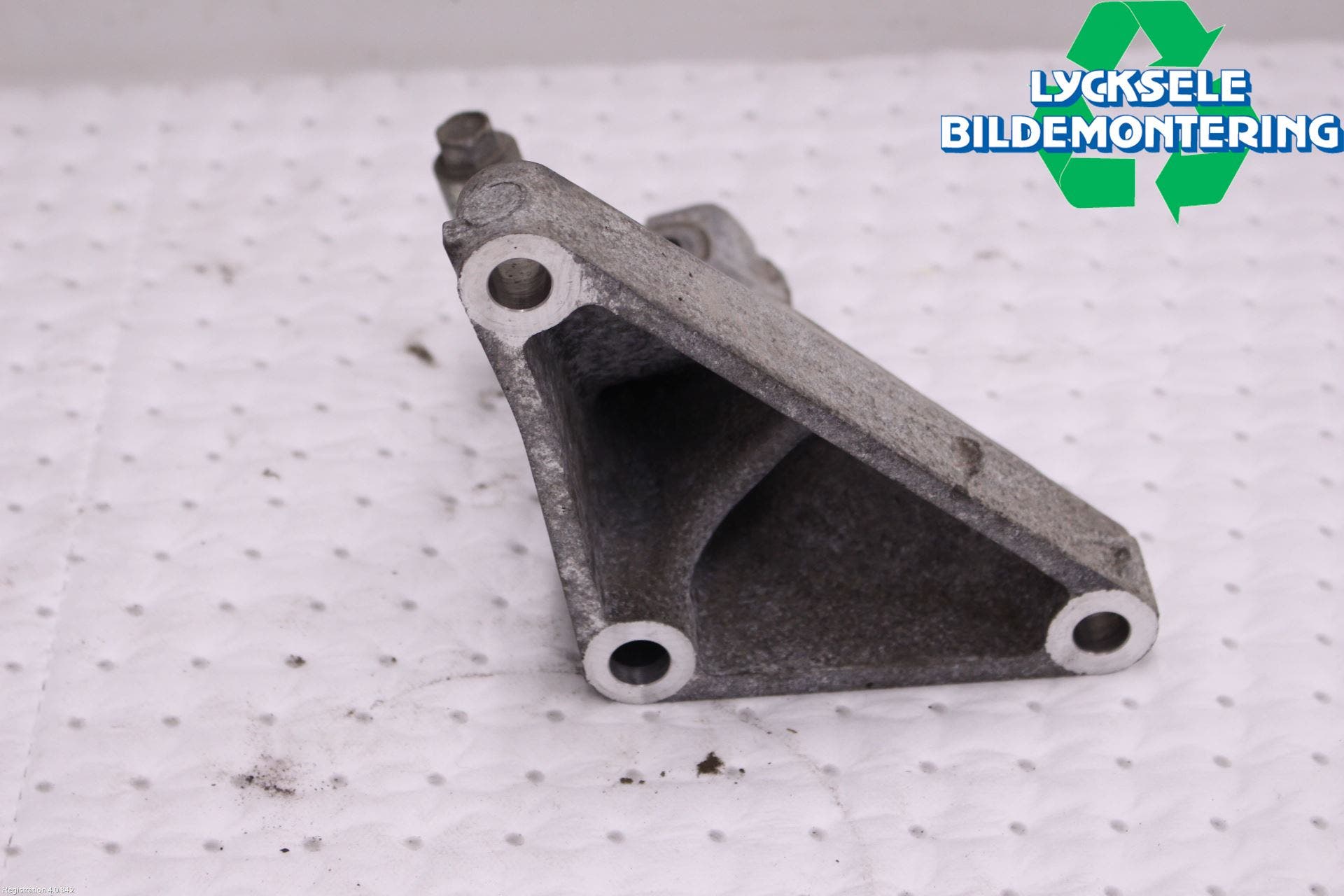 Subaru OUTBACK 10-15 Växellådsfäste