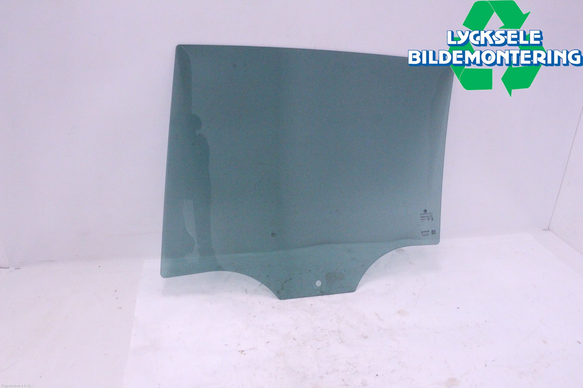 Skoda KAMIQ 20- Dörruta Bak Höger