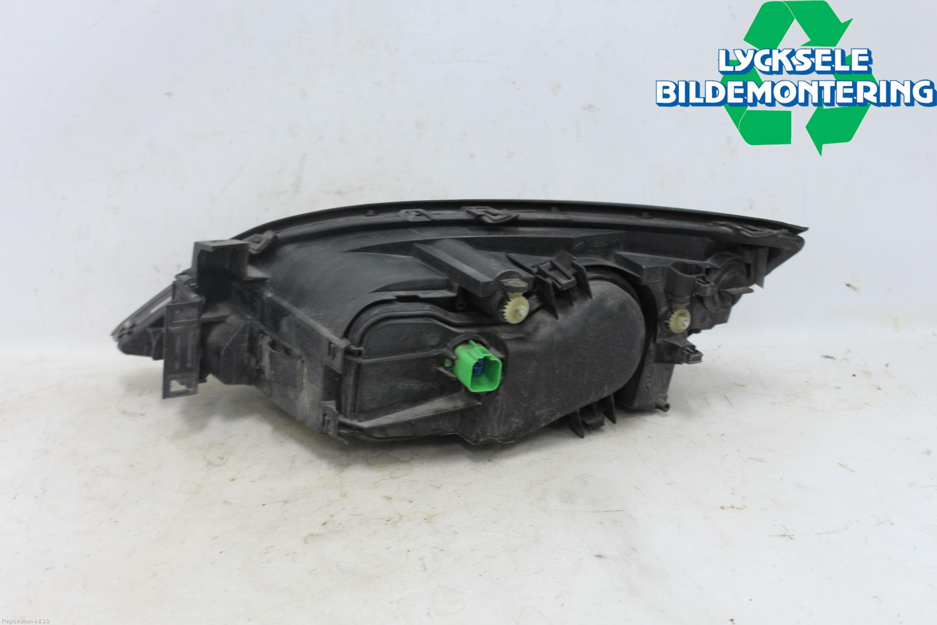 Ford MONDEO     01-06 Strålkastare Höger