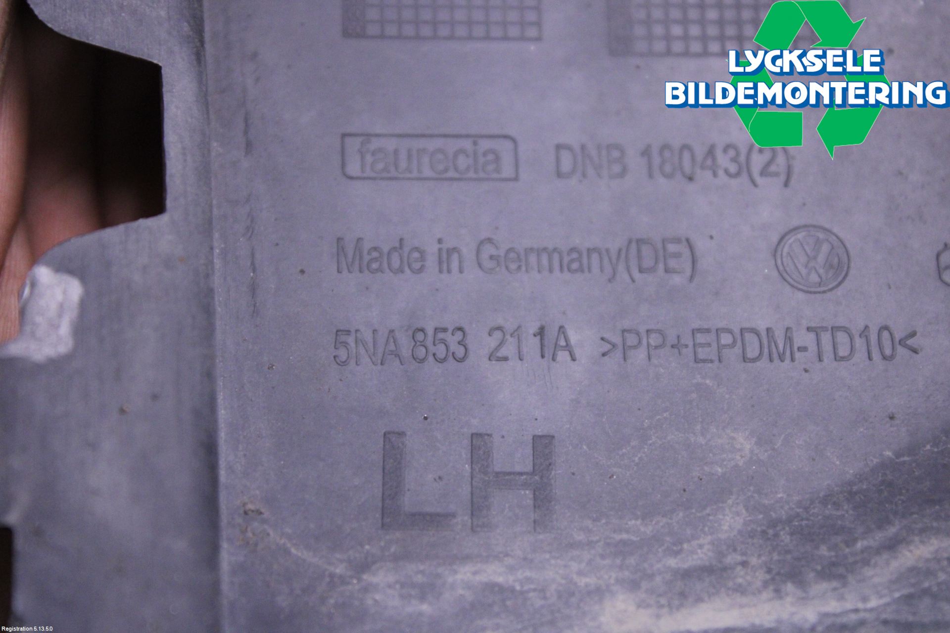 Volkswagen VW TIGUAN 16-24 Dimljussarg Fram