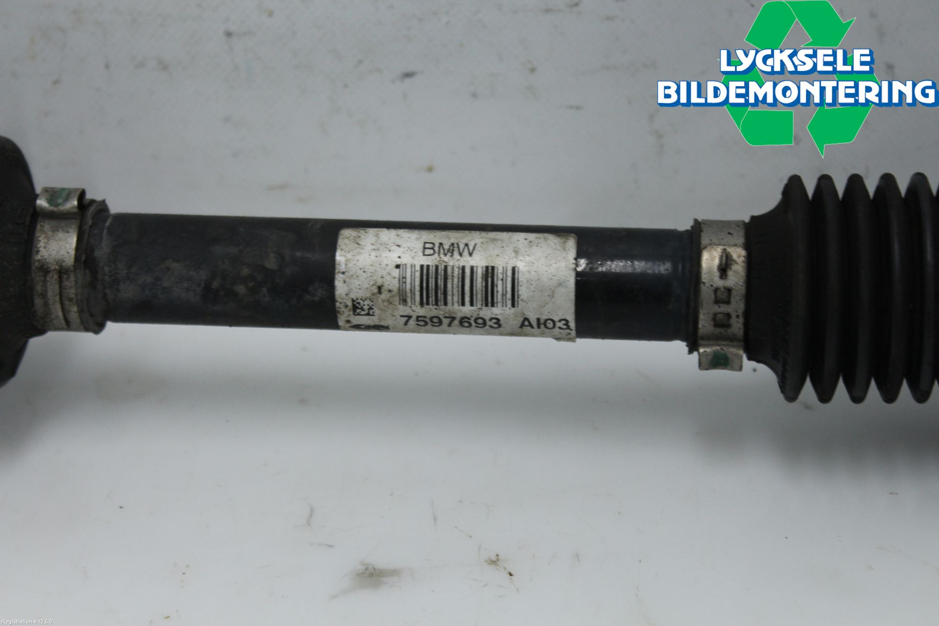 BMW 3 F30/F31/F80 12-19 Drivaxel Fram Vänster