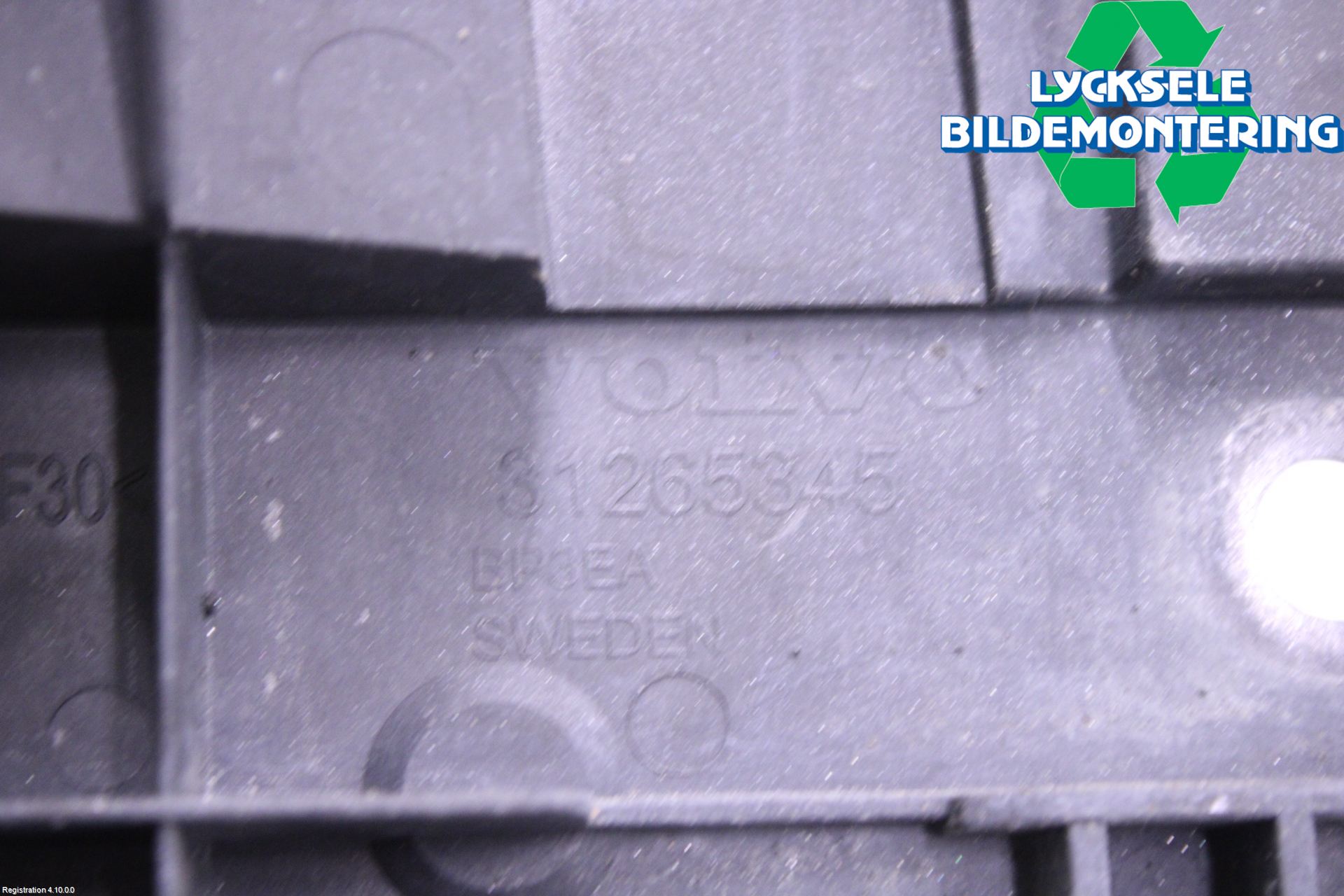 Volvo V70 08-13 Stötfångarfäste Fram Hö