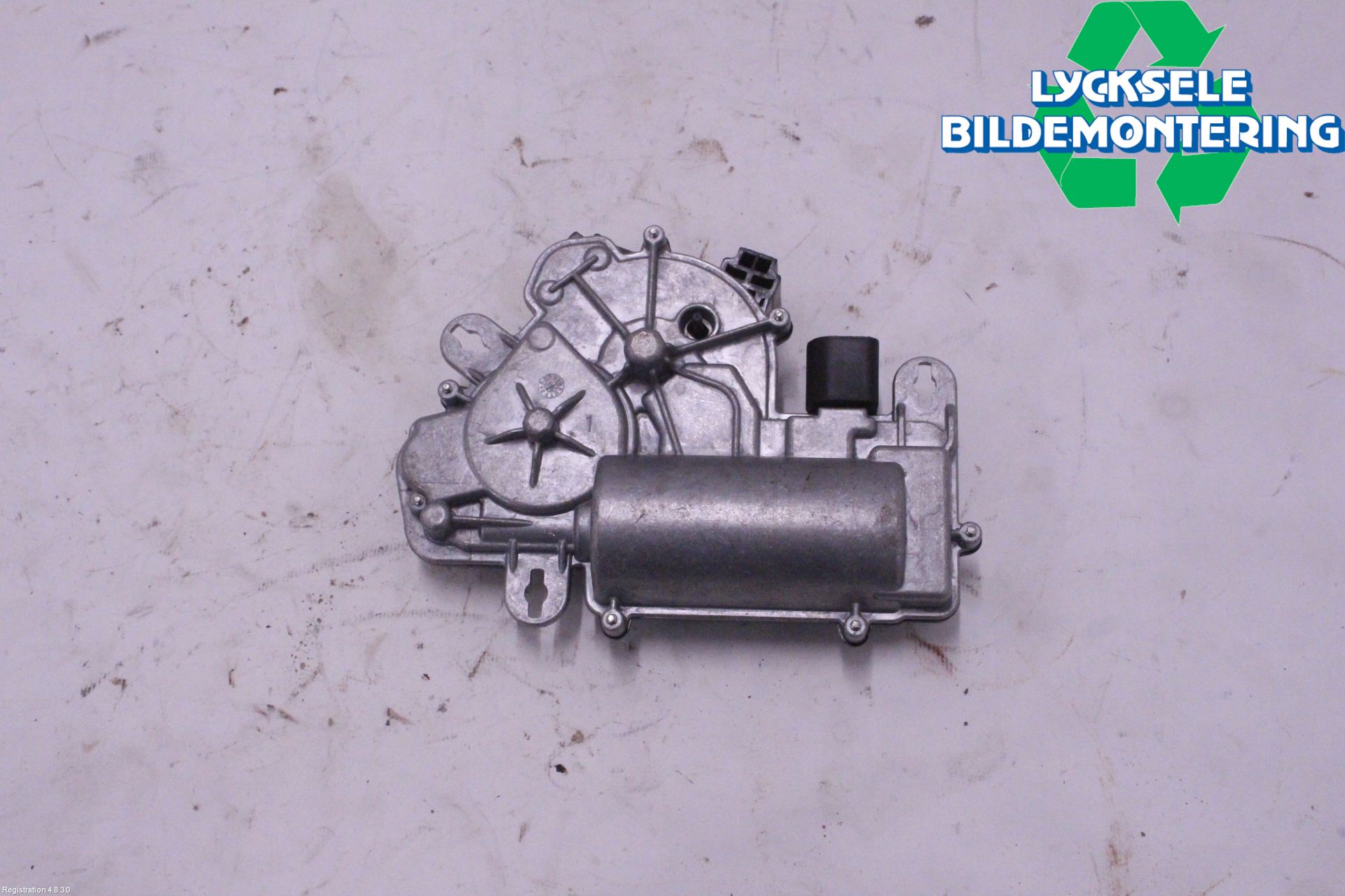 Audi A4/S4 B9 16-19 Bakluckeöppnare Automatisk