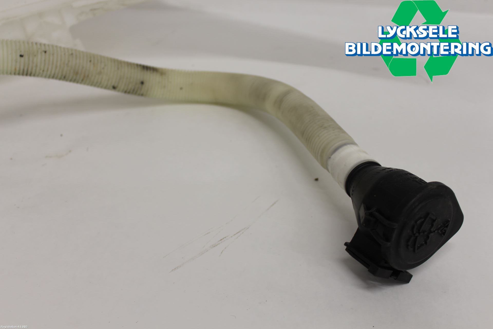 BMW 1 E87/81 5D/3D 03-11 Spolartank Vindruta-Strål