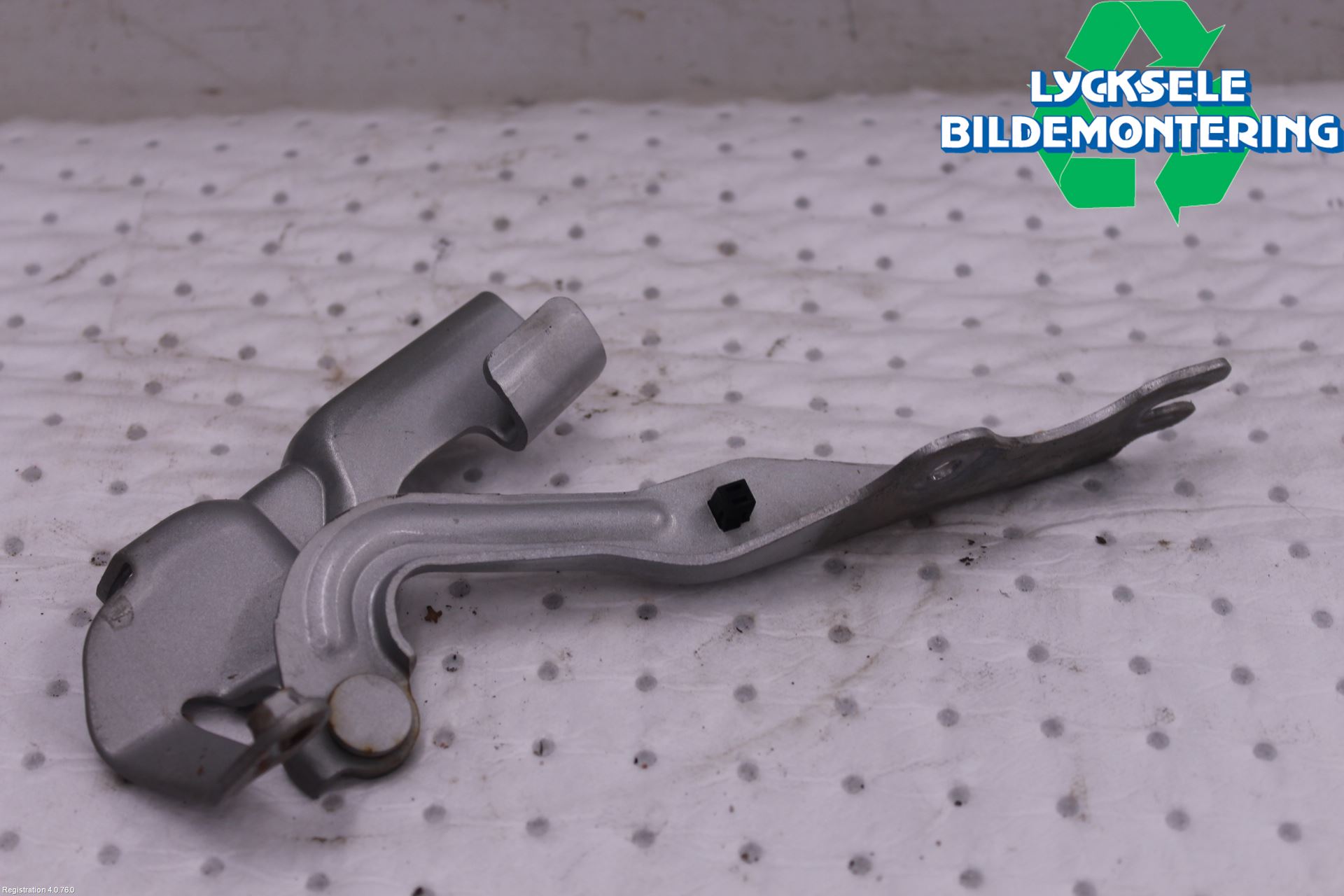 Mazda 3 I 07-08 Huvgångjärn