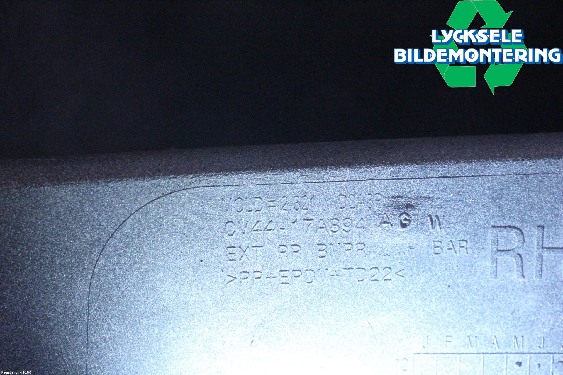 Ford KUGA 13-16 Stötfångardel Bak Hö