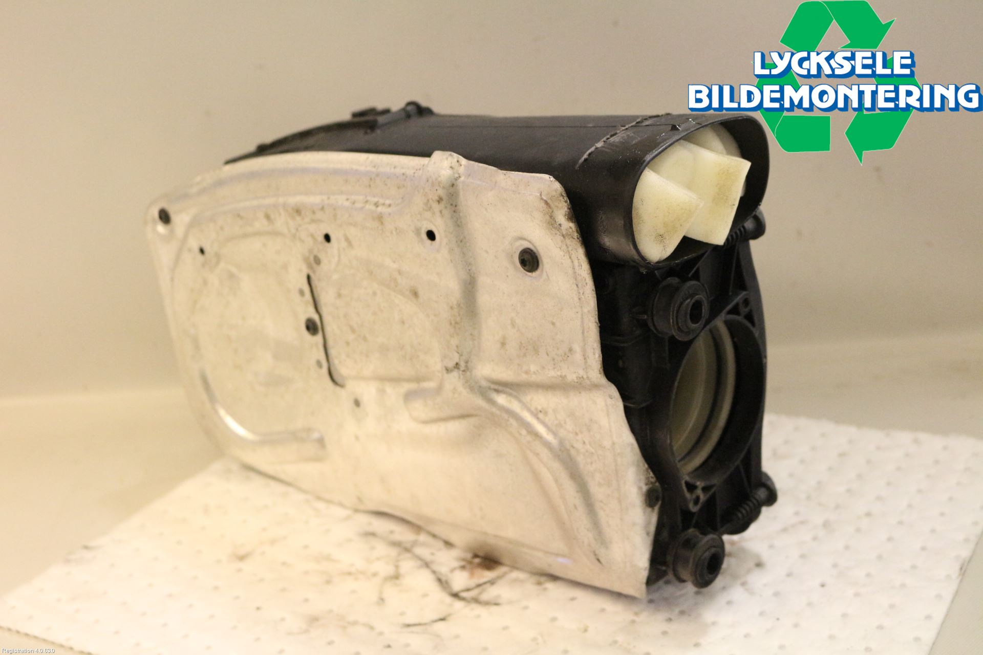 Mercedes-Benz MB E-KLASS (W212) 09-16 Luftrenare