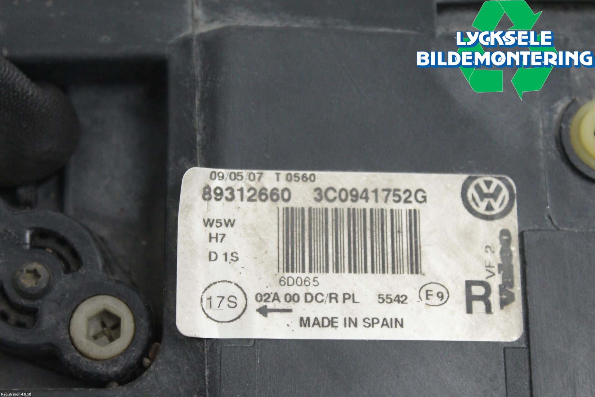 Volkswagen VW PASSAT 05-11 Strålkastare Höger