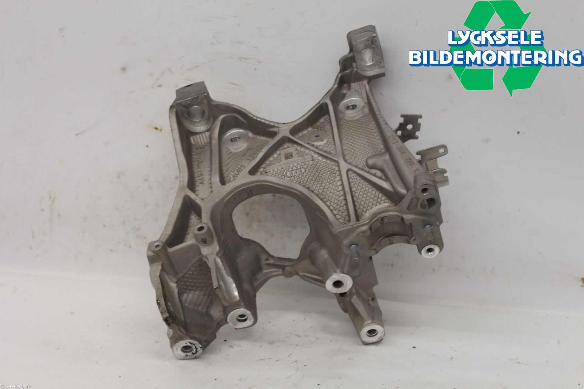 Audi A4/S4 B9 20- Framvagnsbalk