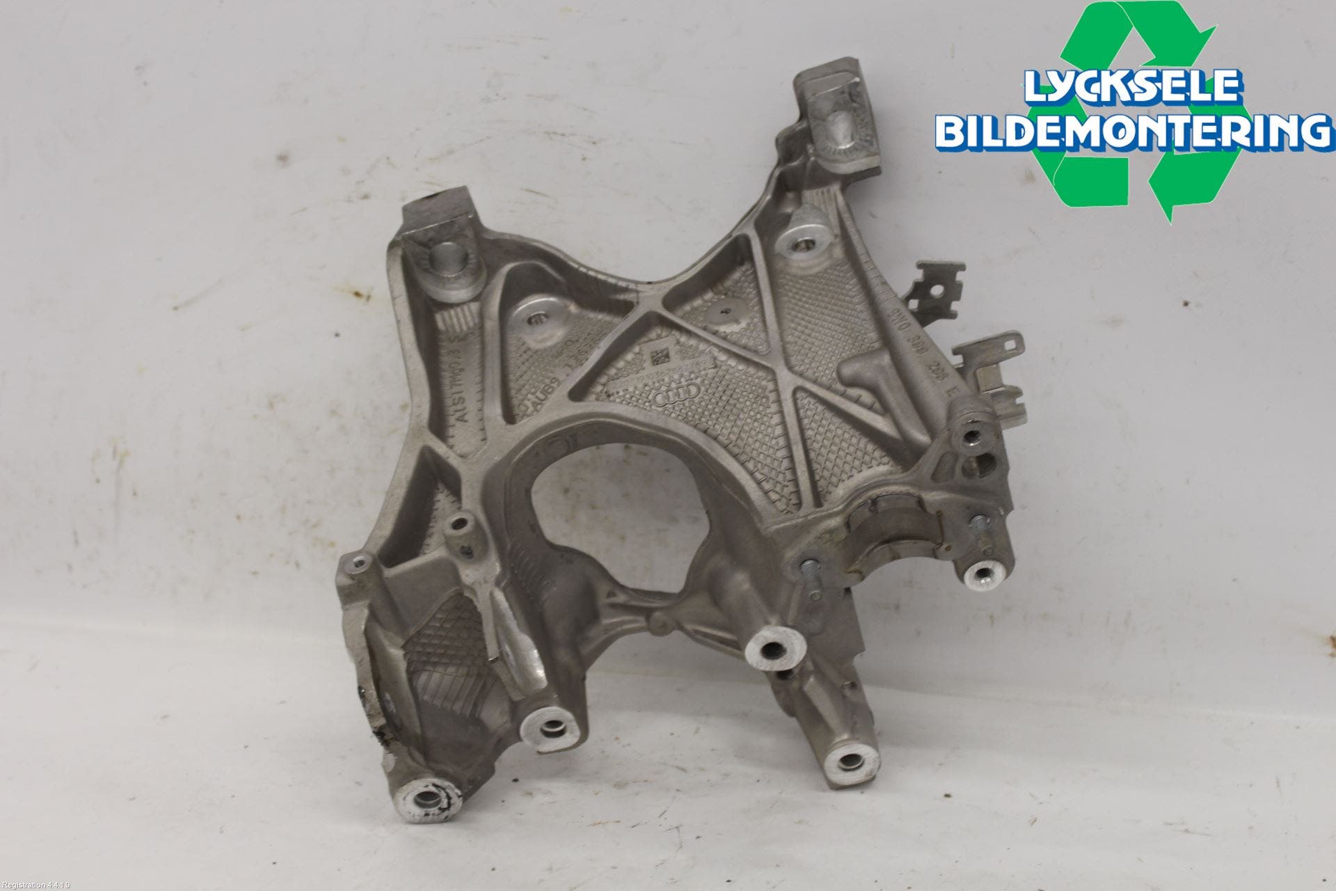 Audi A4/S4 B9 20- Framvagnsbalk