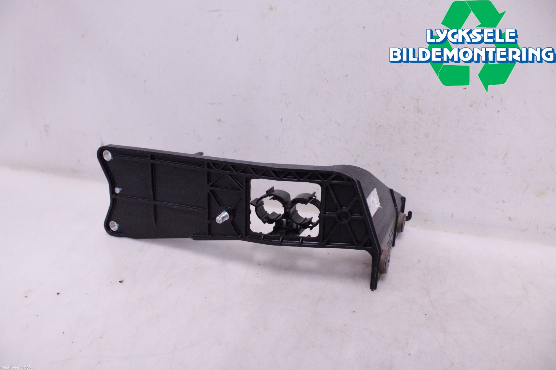 Cupra FORMENTOR 21- Kylarfäste-Ram-Balk