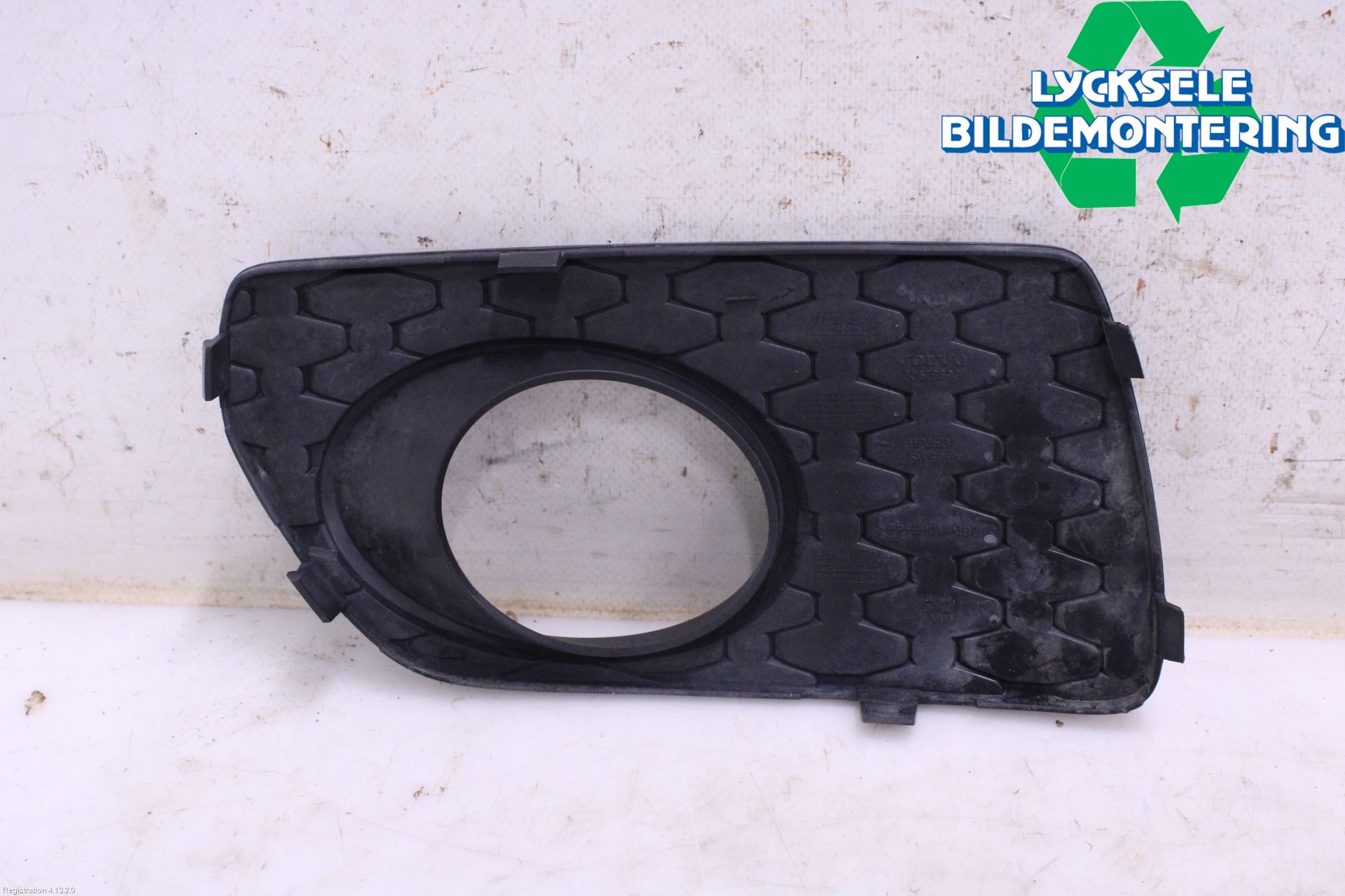 Volvo XC70 08-13 Dimljussarg Fram