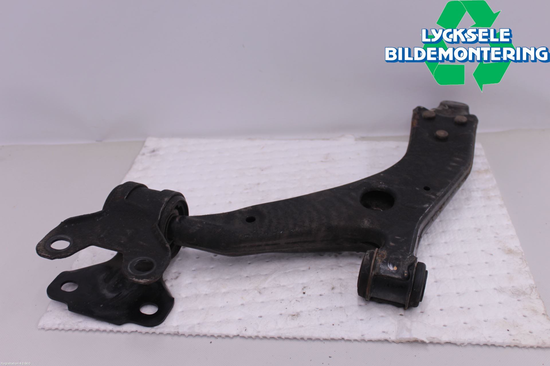 Ford FOCUS 15-18 Bärarm Fram Undre Hö