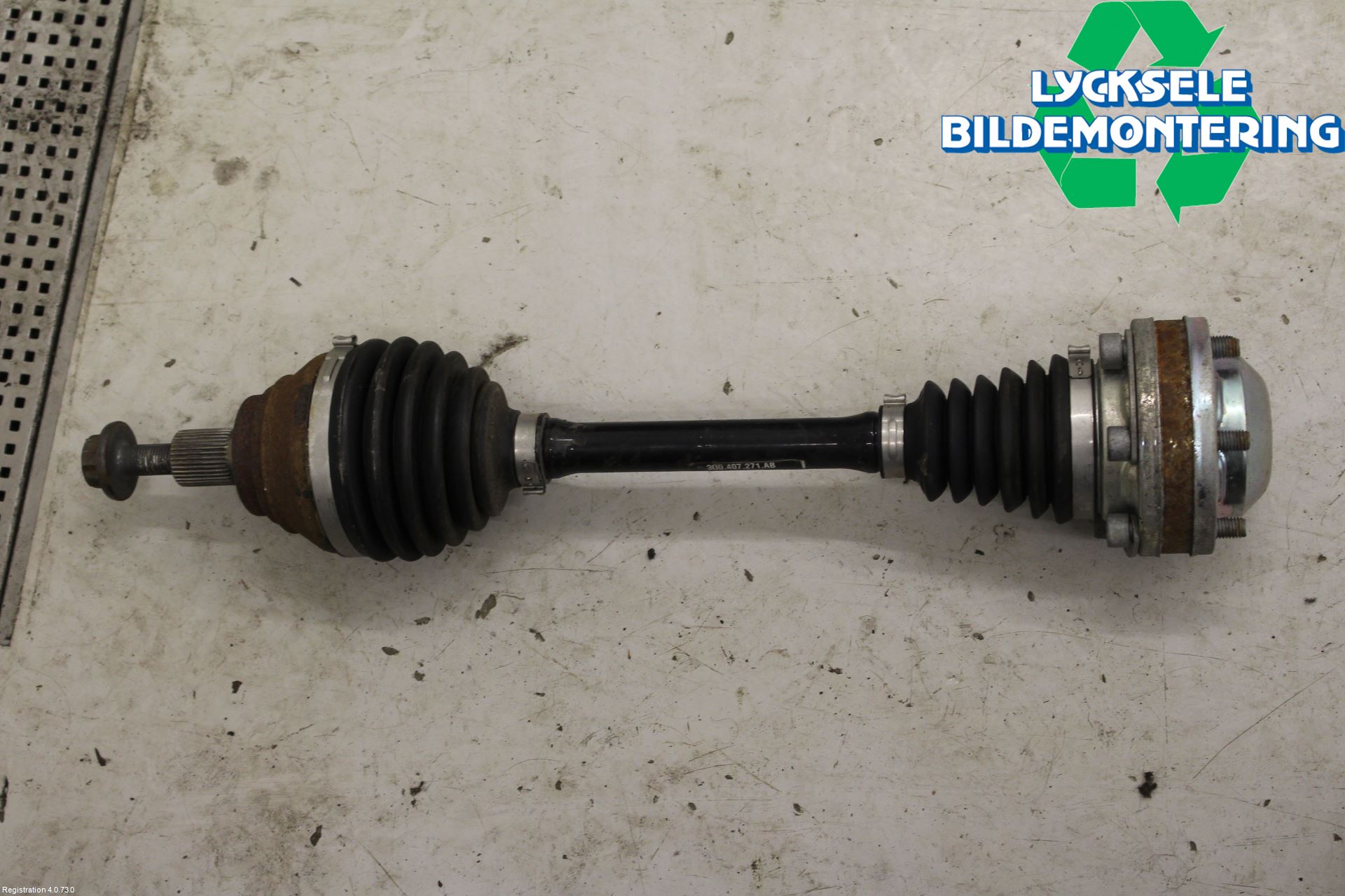 Volkswagen VW PASSAT 15-19 Drivaxel Fram Vänster