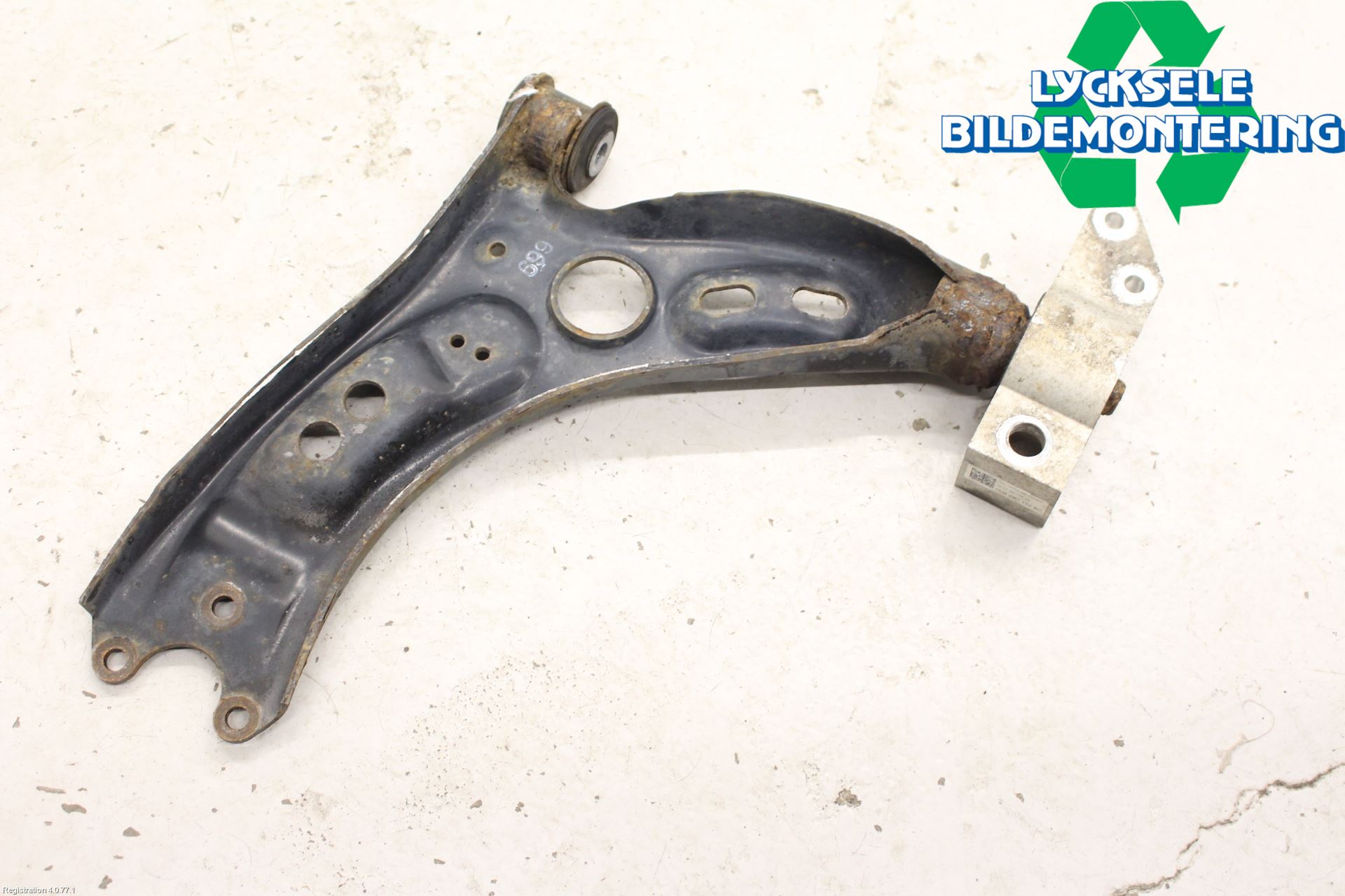 Audi A3/S3 05-13 Bärarm Fram Undre Vä