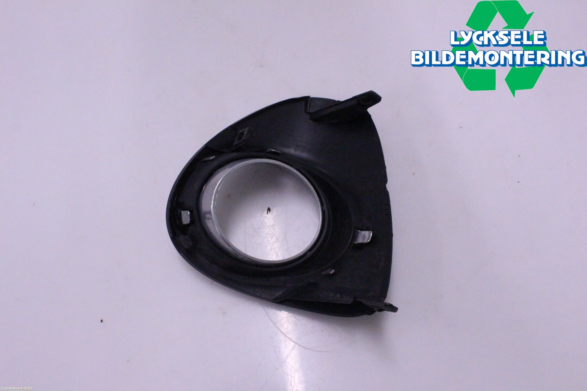 Toyota AVENSIS 09-15 Dimljussarg Fram