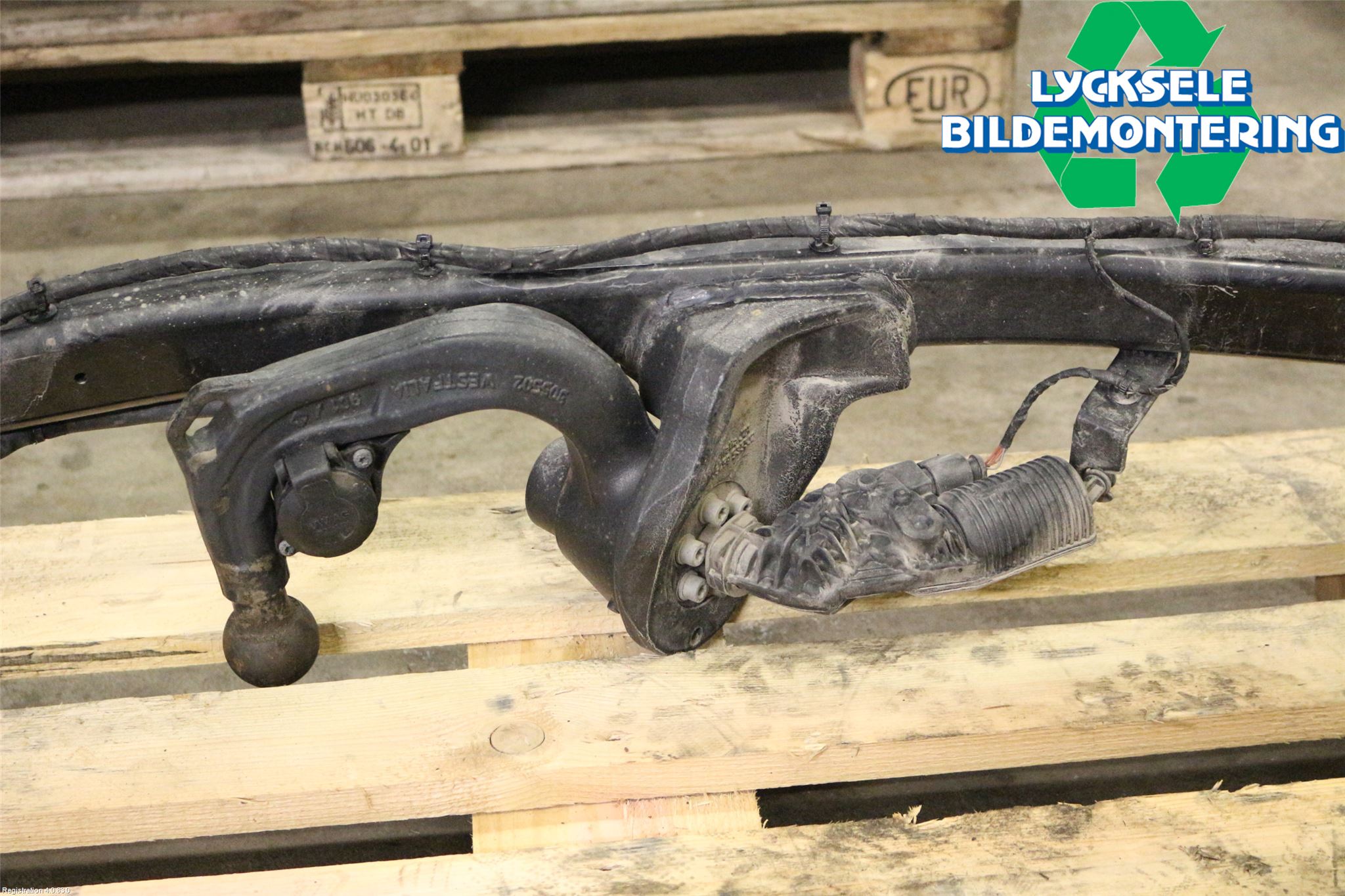 Audi A6 F2/C8 19- Dragkrok