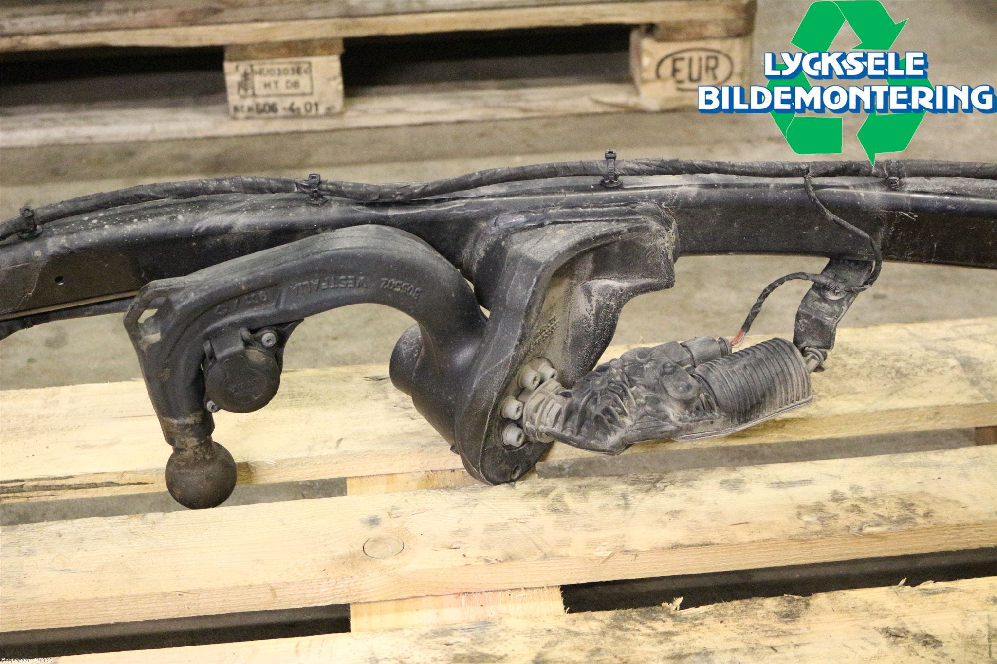 Audi A6 F2/C8 19- Dragkrok