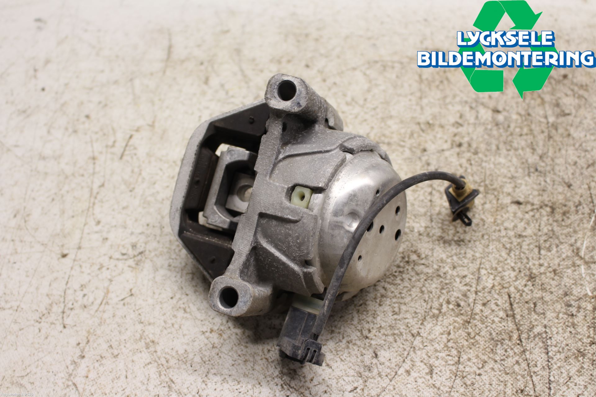 Audi A6 ALLROAD 12-18 Motorfäste