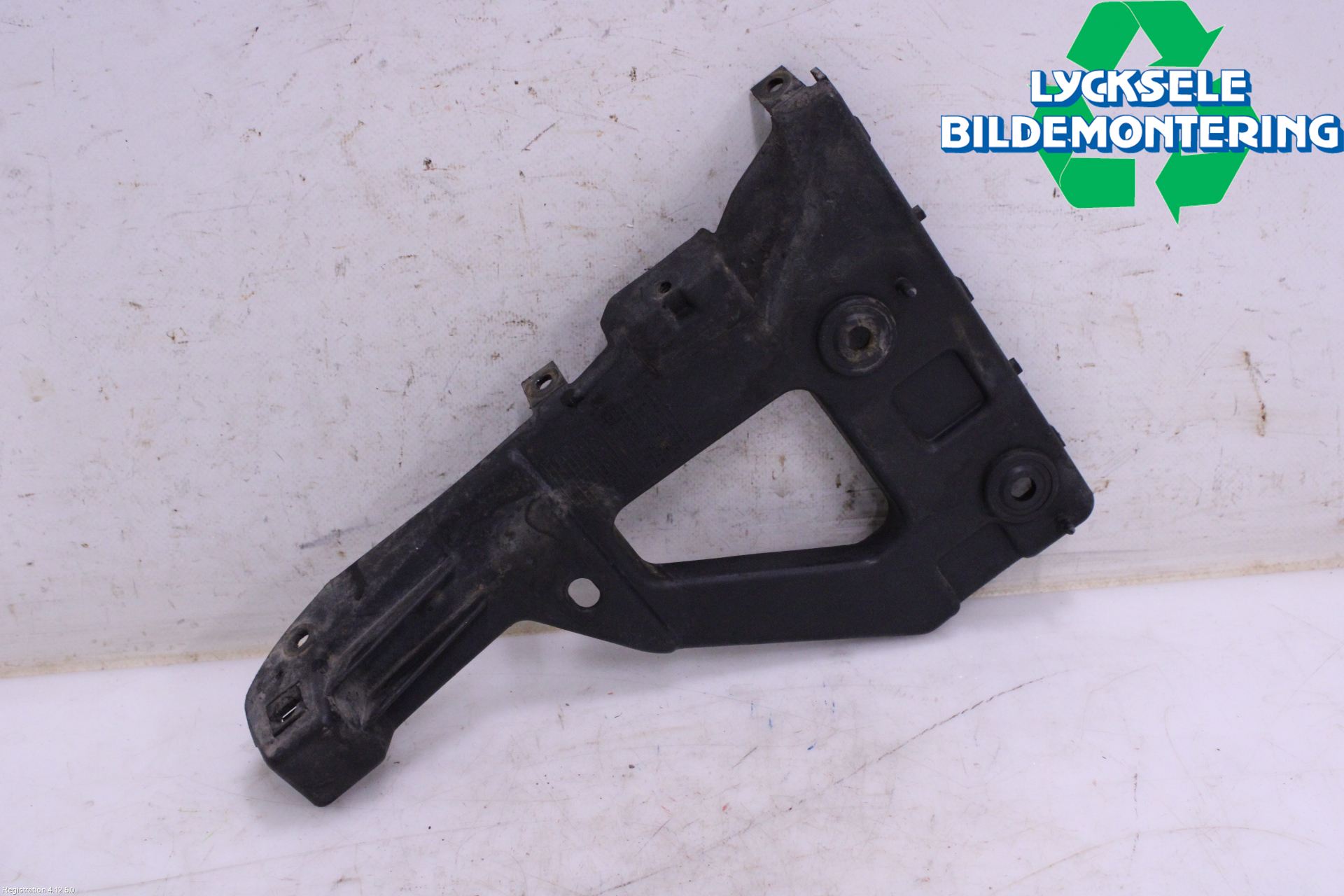 Audi A6/S6     05-11 Stötfångarfäste Fram Vä