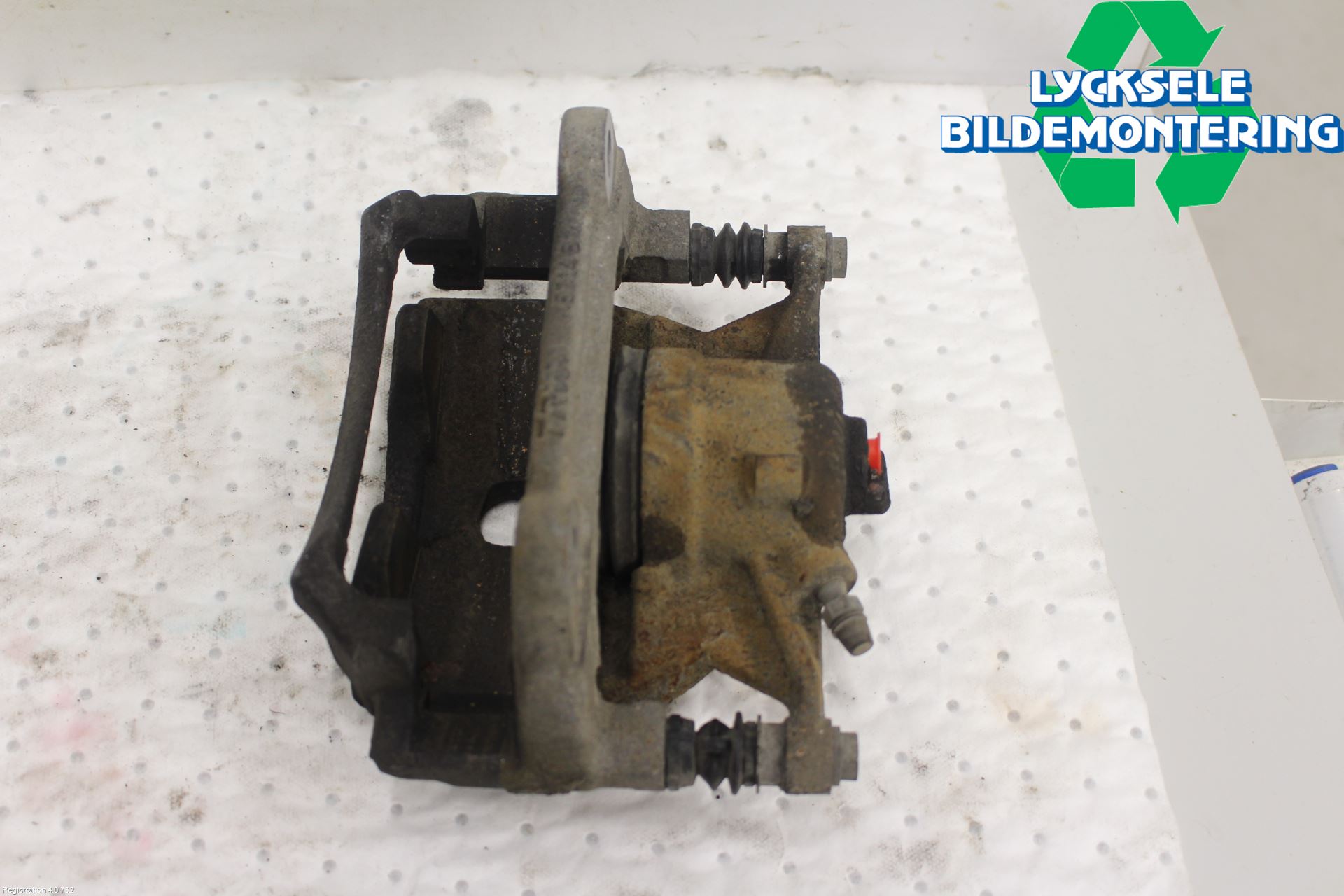 Volkswagen VW PASSAT 15-19 Bromsok Fram Höger