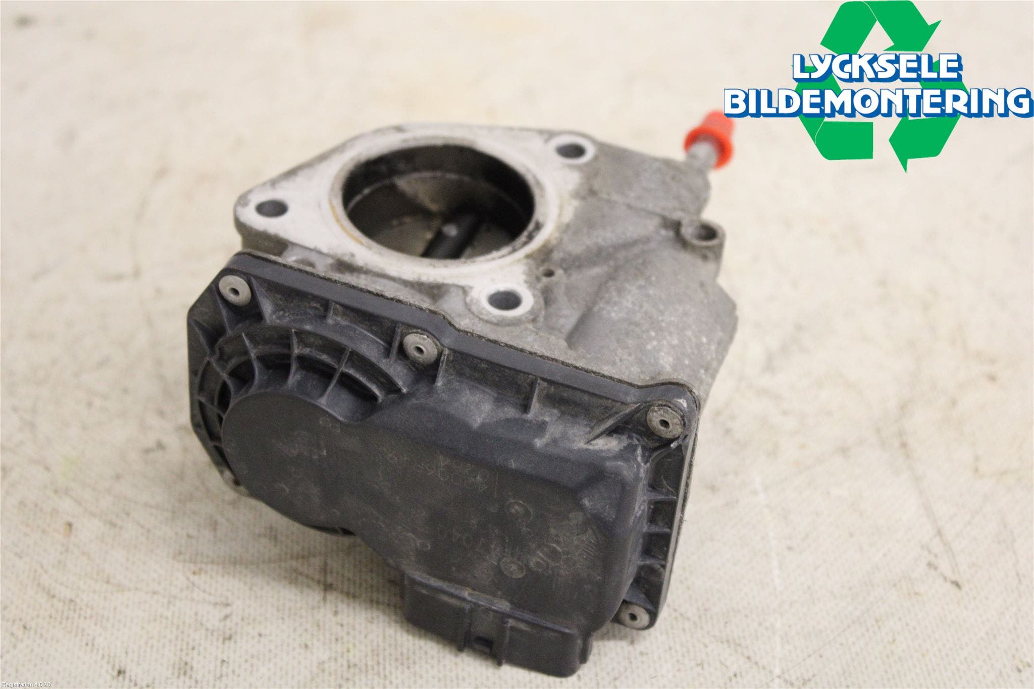 Toyota YARIS XP130 12-14 Injspjällhus