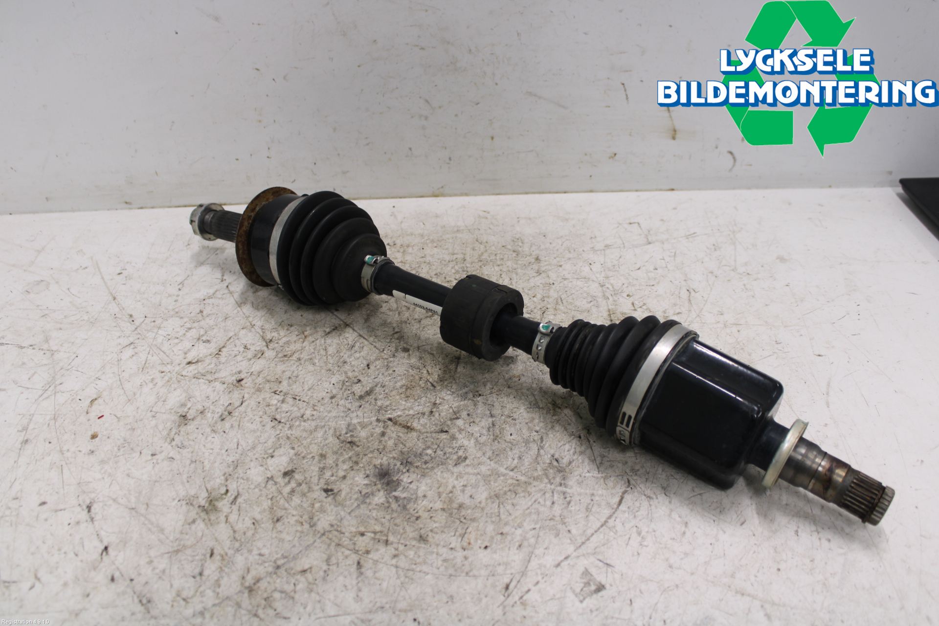 Suzuki SX4 S-CROSS 22- Drivaxel Fram Vänster