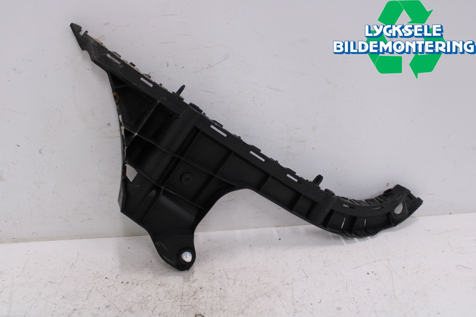 Volvo V70 08-13 Stötfångarfäste Bak Hö