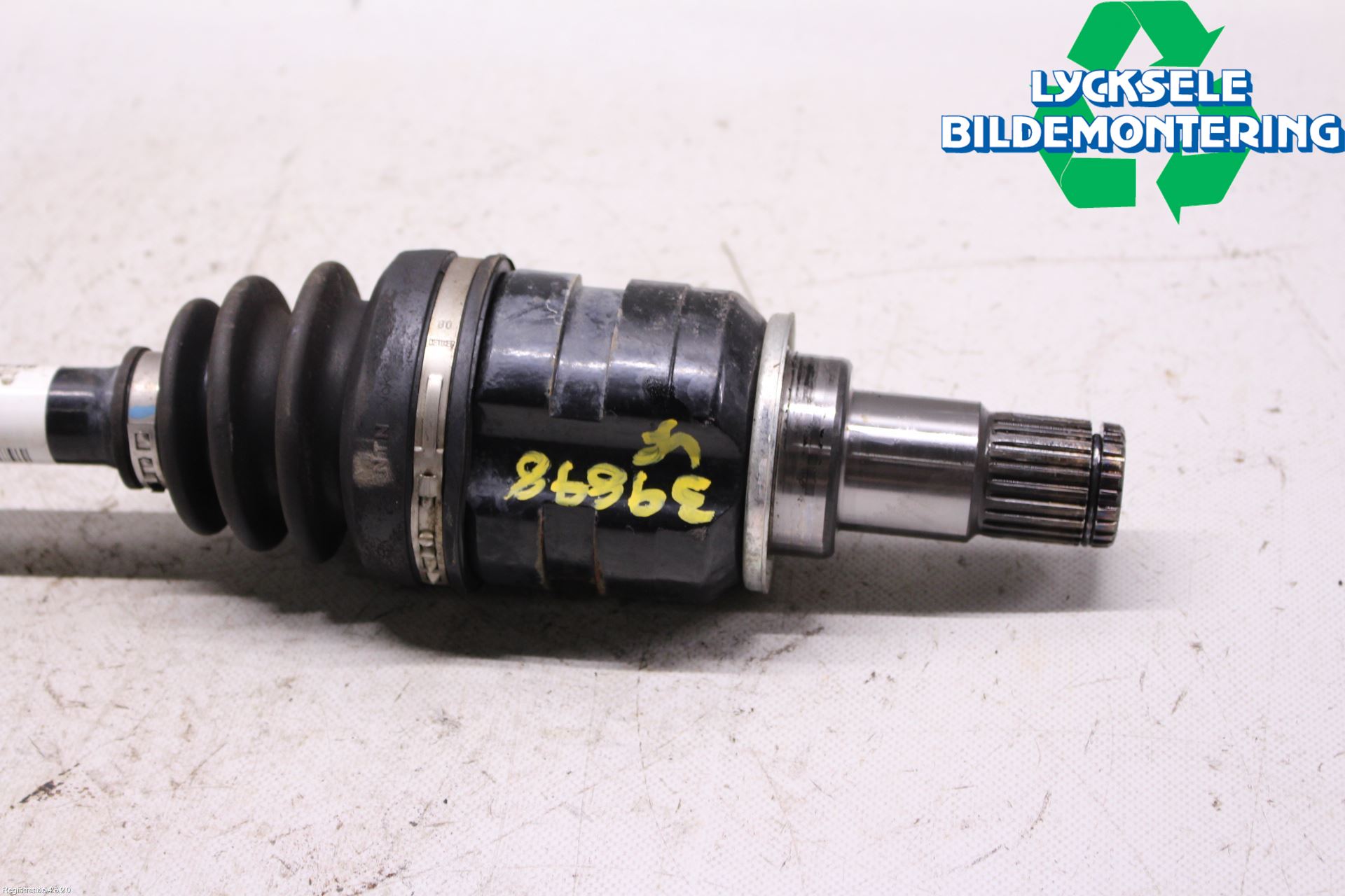 Toyota AURIS 13-19 Drivaxel Fram Vänster