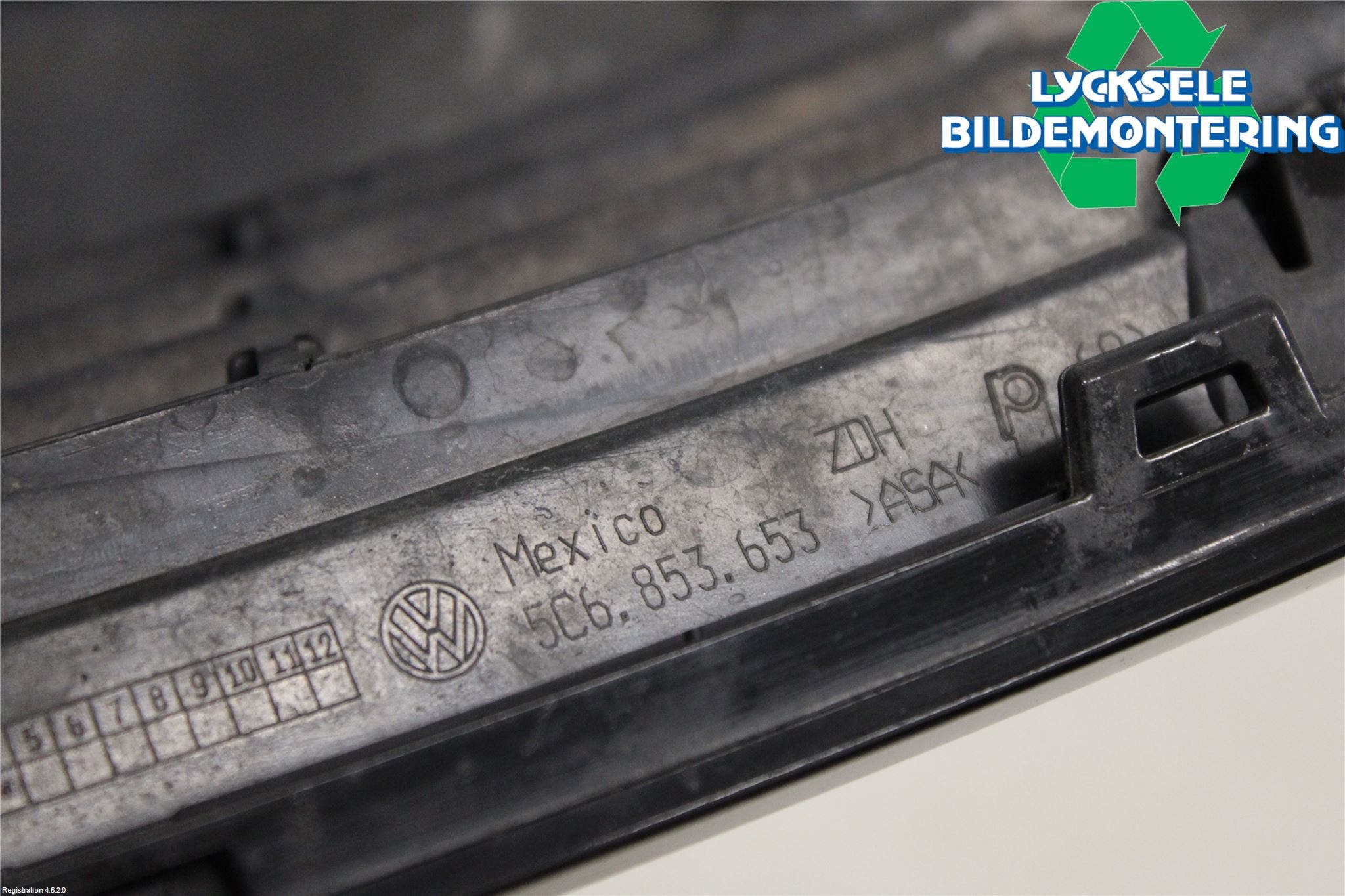 Volkswagen VW JETTA VI 11- Grill Komp