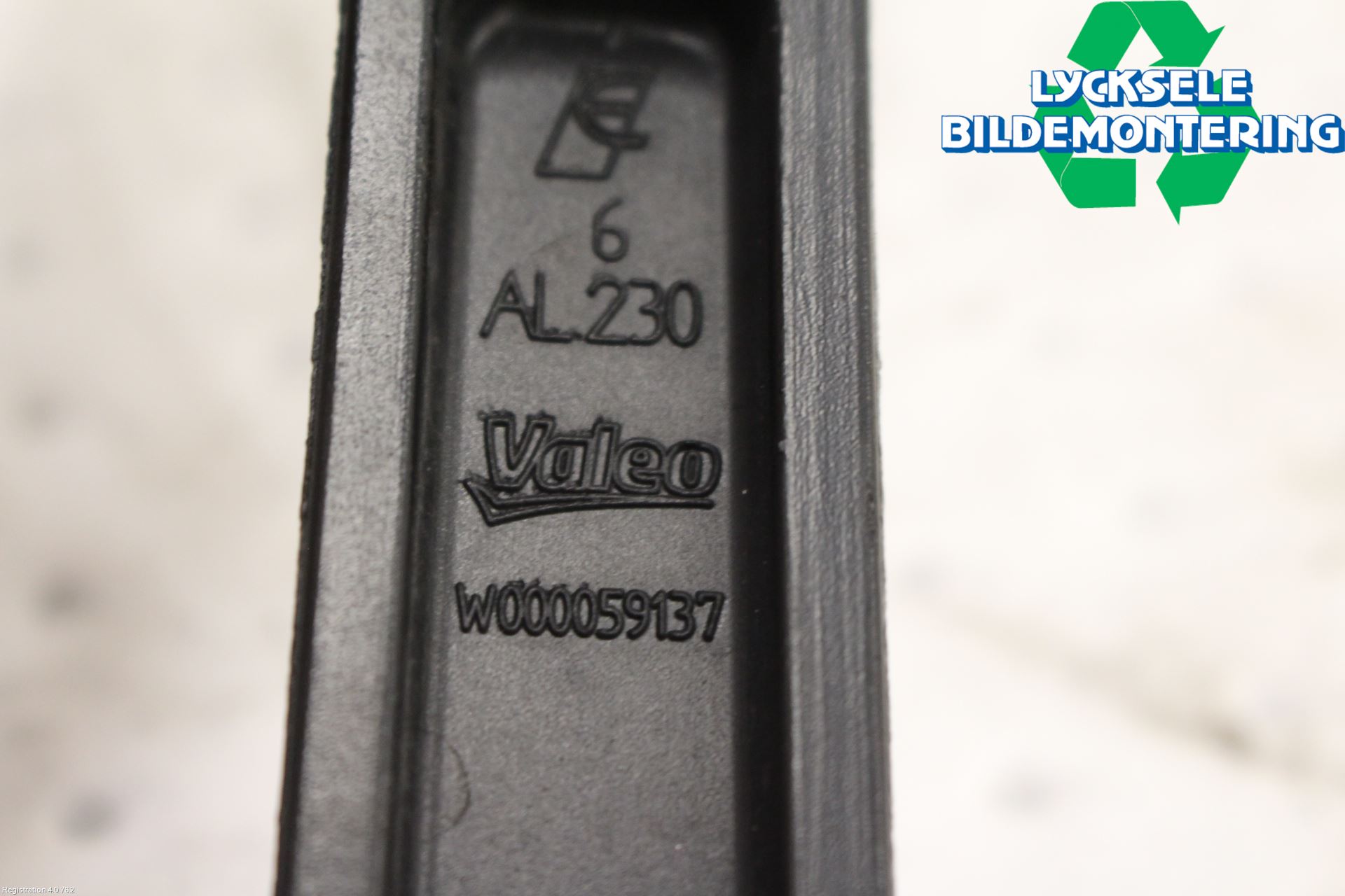 Audi A4/S4 B9 20- Torkararm Armar Vindruta