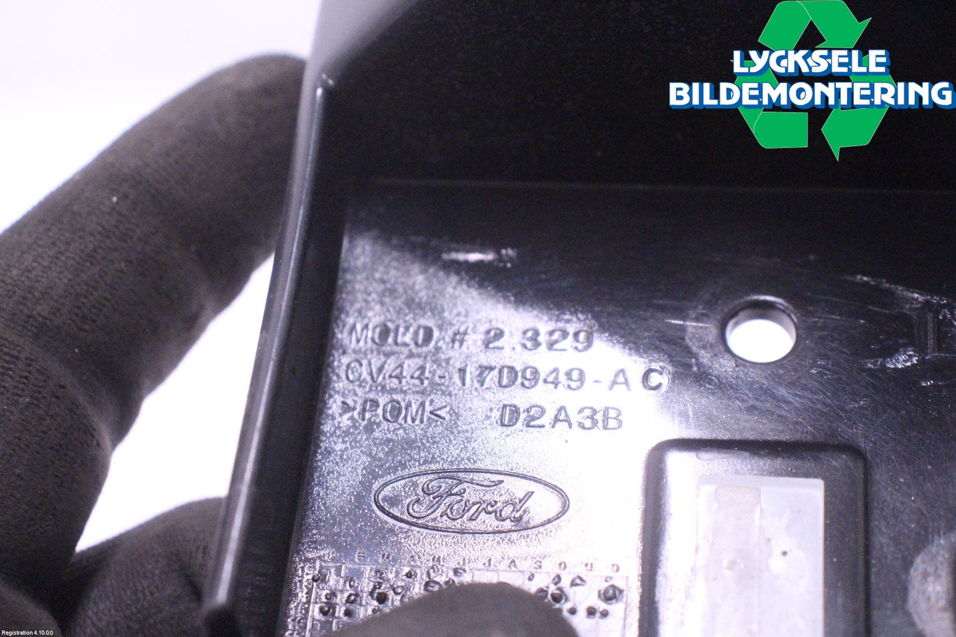 Ford KUGA 13-16 Stötfångarfäste Bak Vä