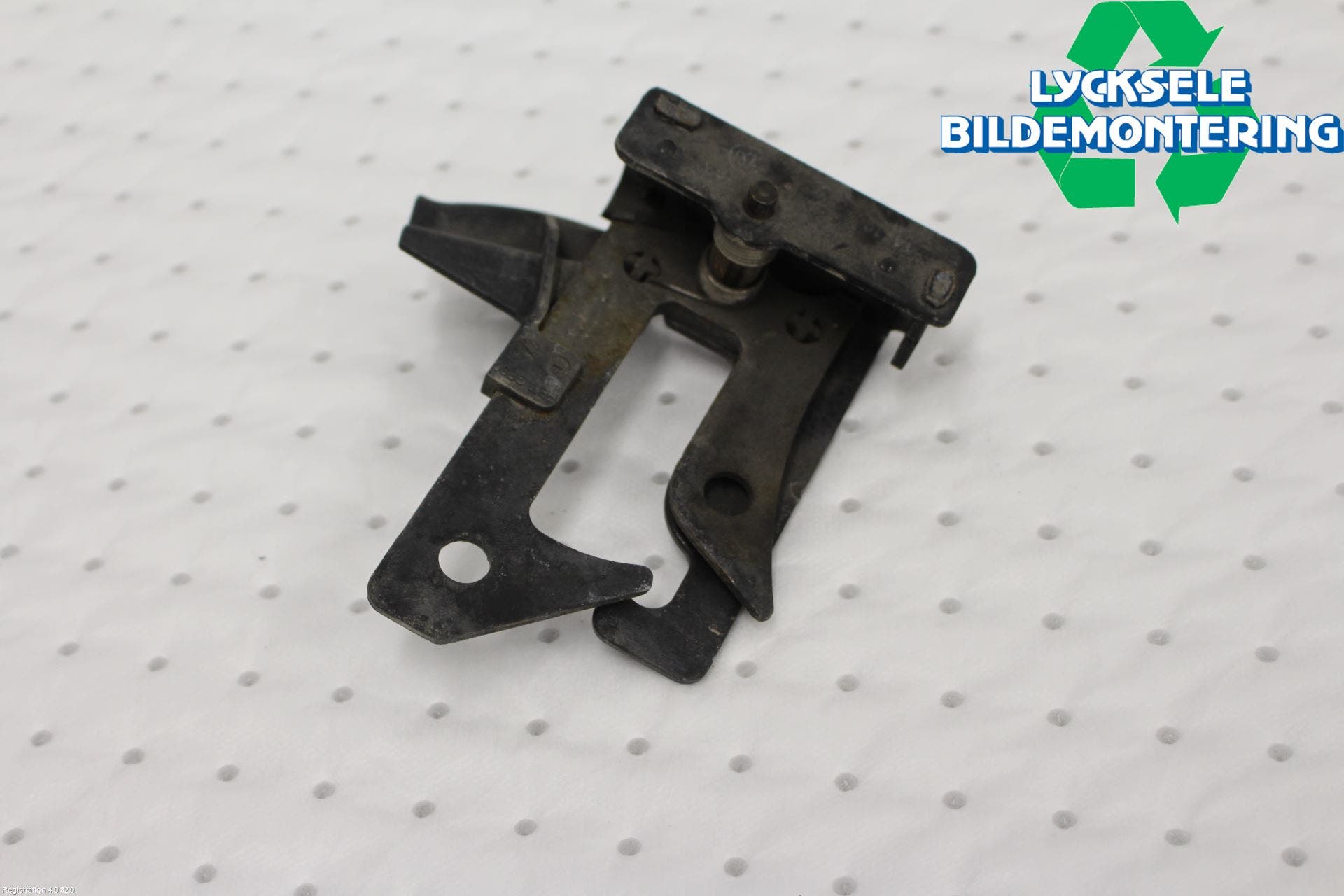 Mercedes-Benz MB E-KLASS (W212) 09-16 Huv Spärr