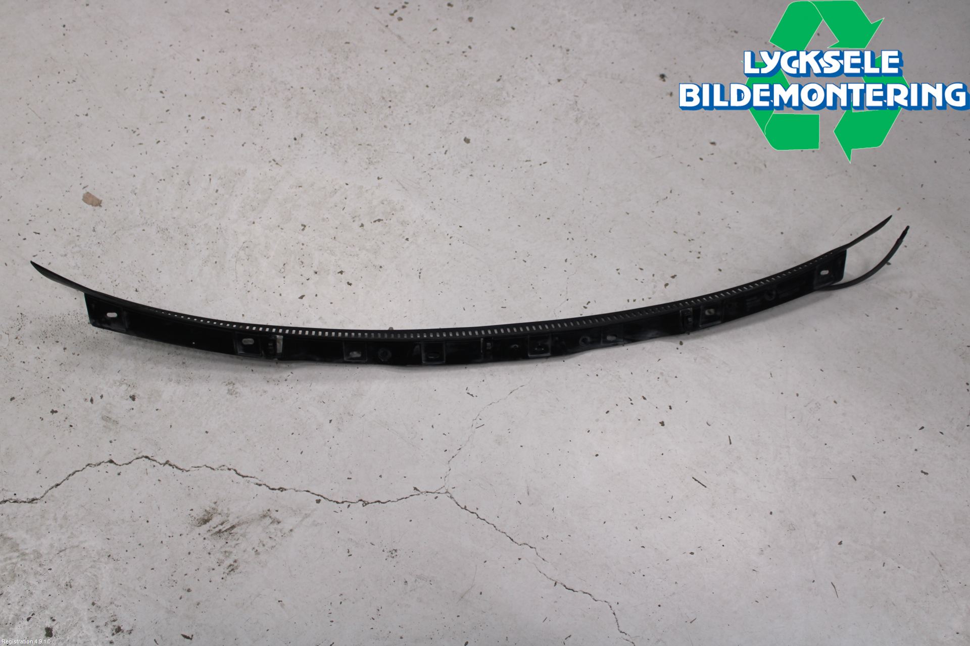 Volvo XC60 14-17 Torpedplåt-Torpedplast