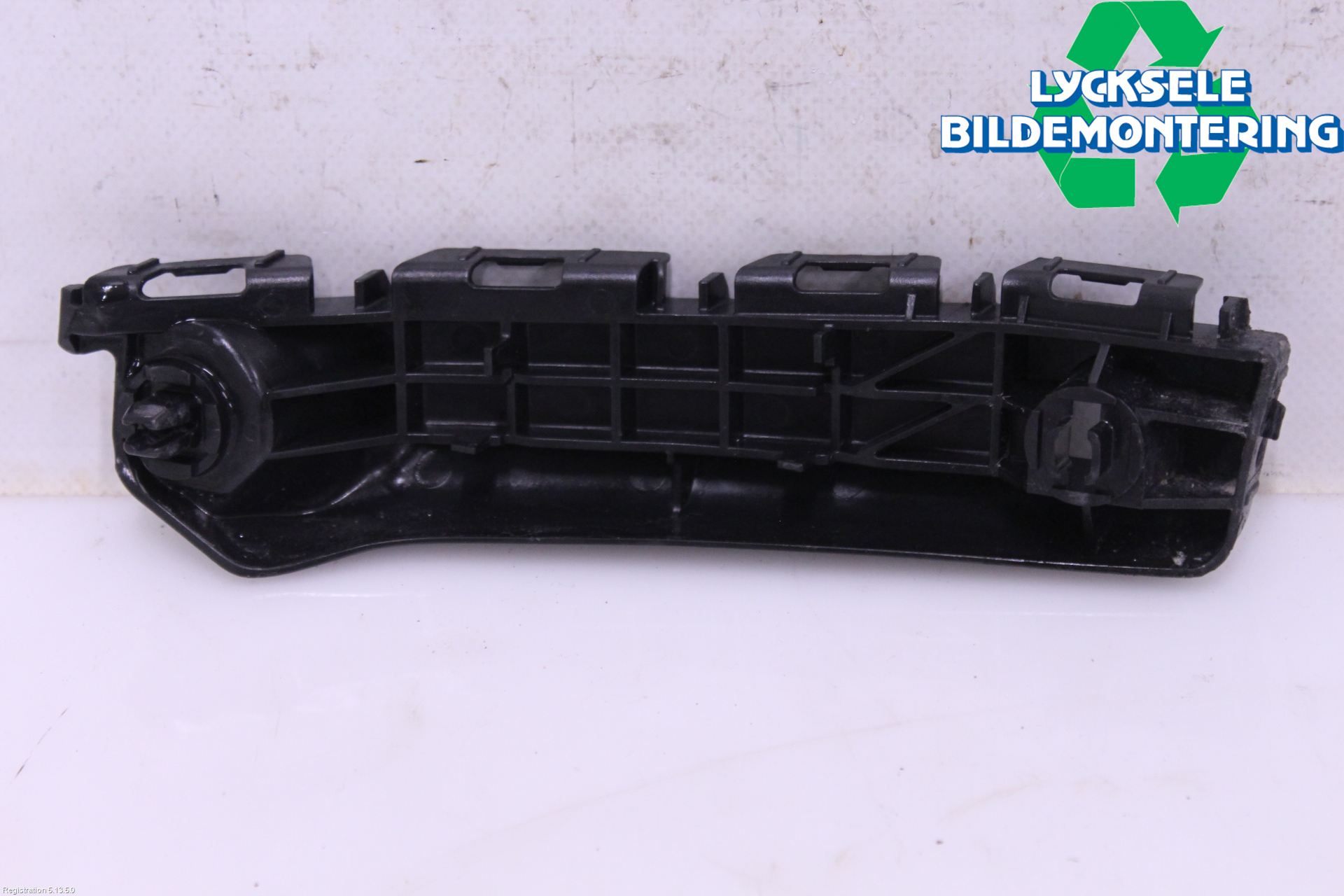 Toyota YARIS XP130 15-20 Stötfångarfäste Fram Hö