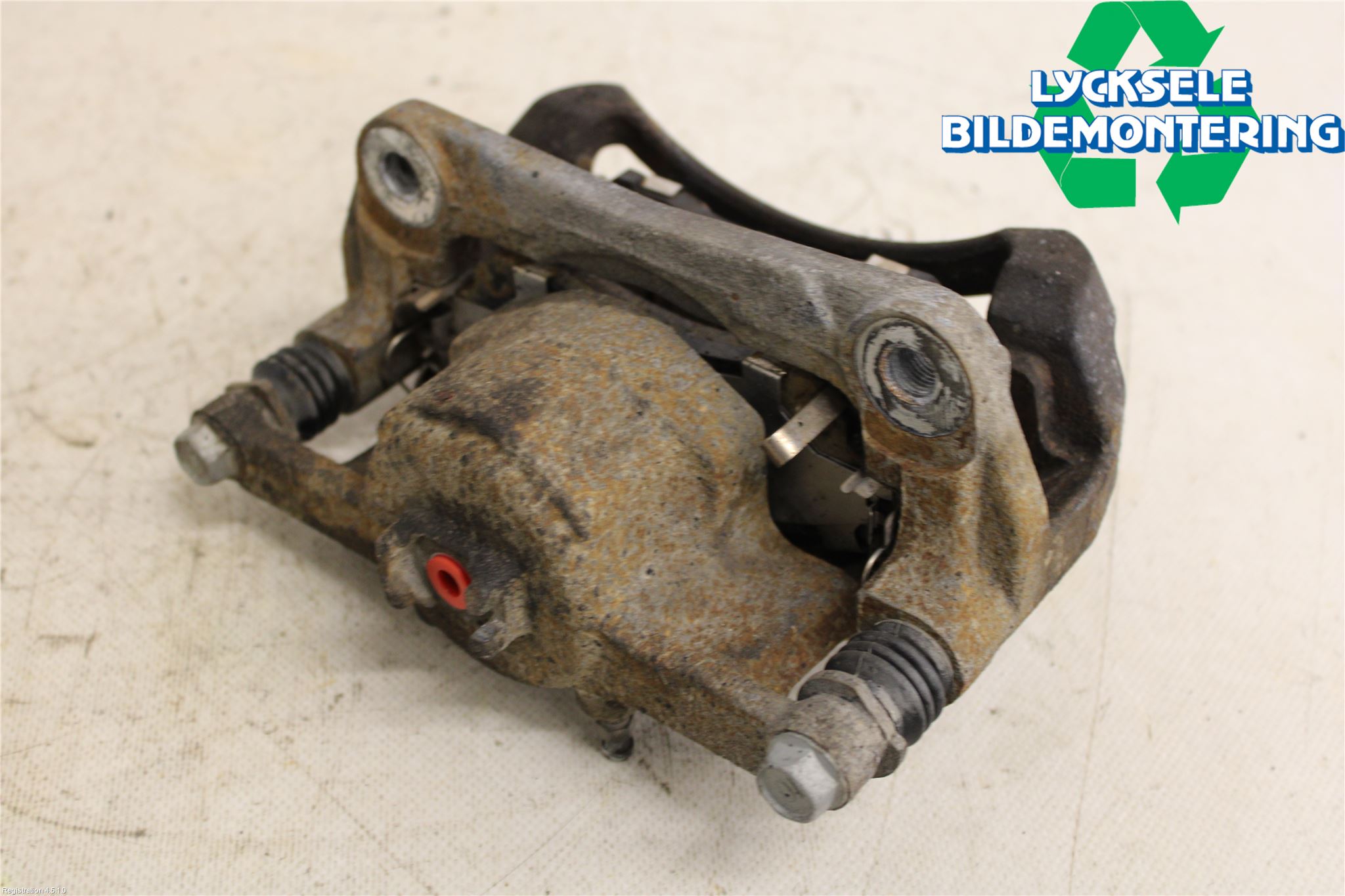 Suzuki VITARA 15- Bromsok Fram Vänster