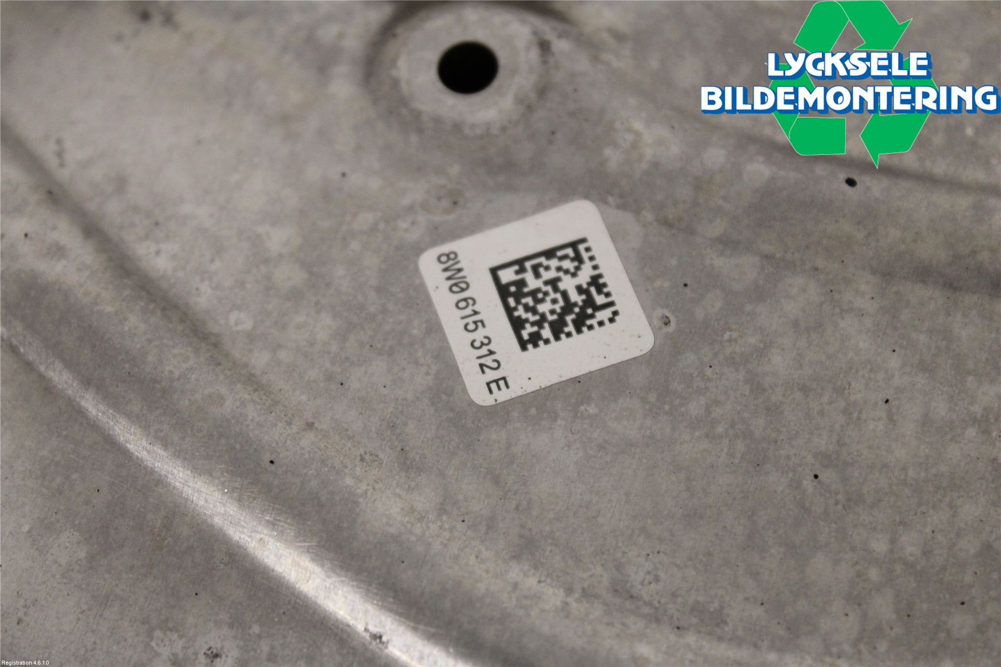 Audi A6 F2/C8 19- Bromssköld Fram