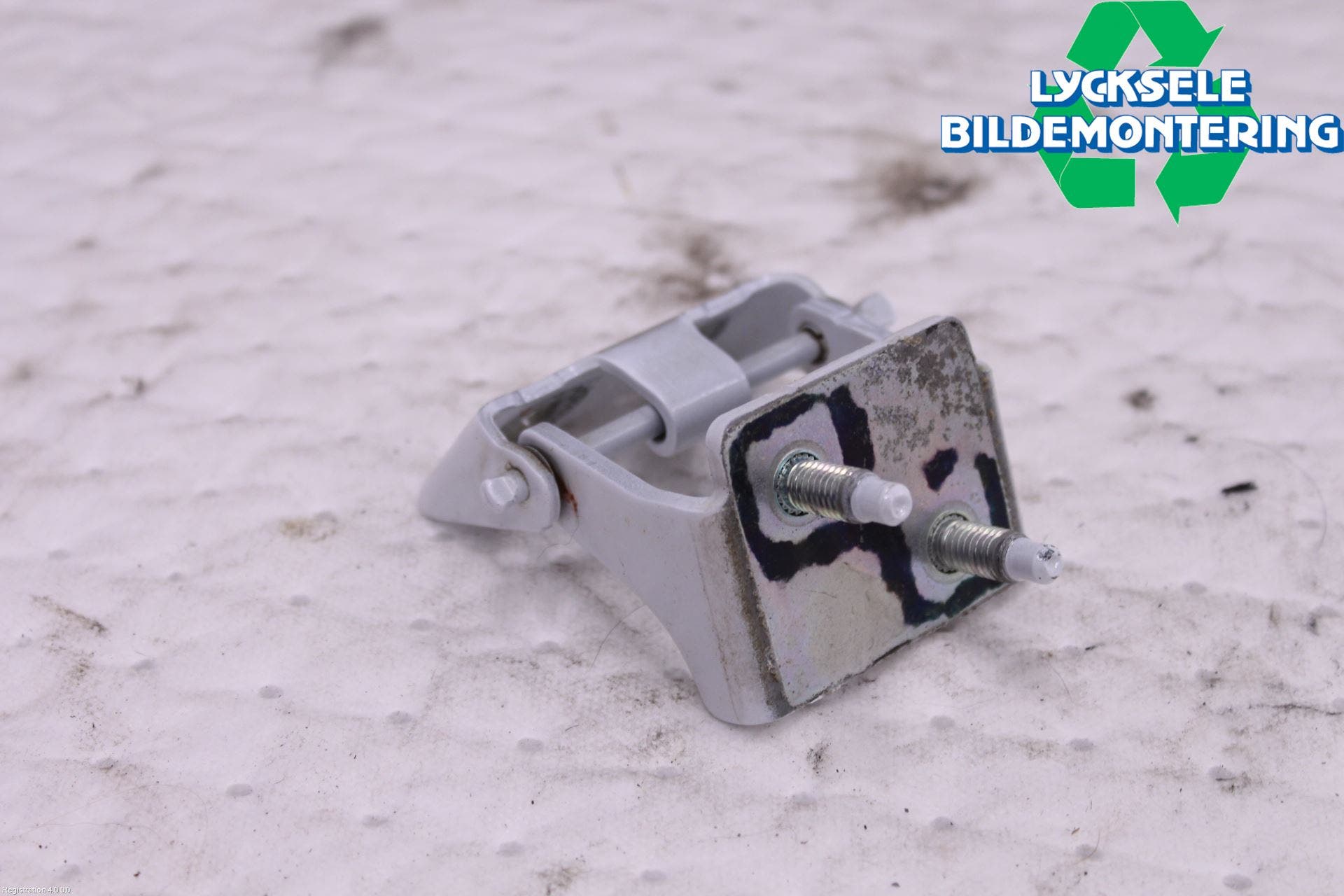 Ford FOCUS 19- Bakluckegångjärn Vä