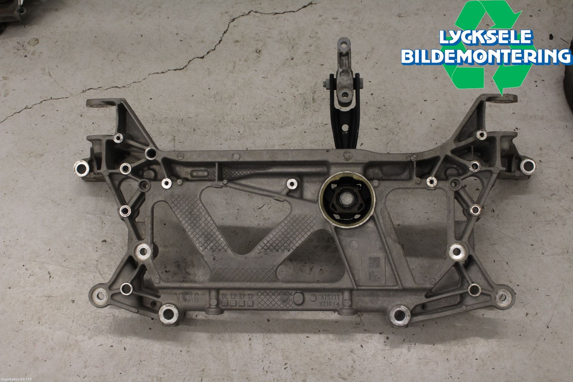 Volkswagen VW PASSAT 15-19 Framvagnsbalk