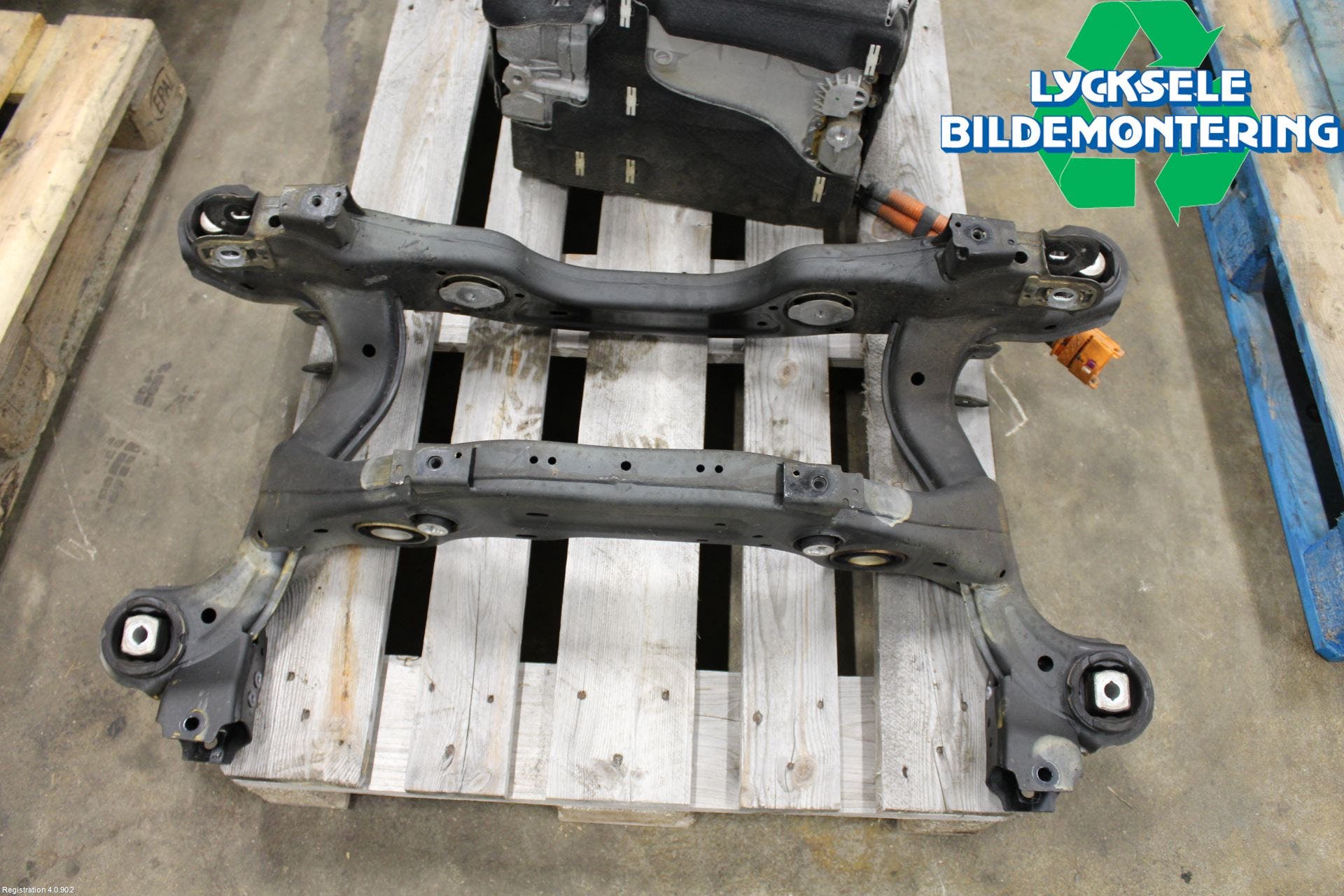 Mercedes-Benz MB EQB (X243) 22- Bakaxelbalk