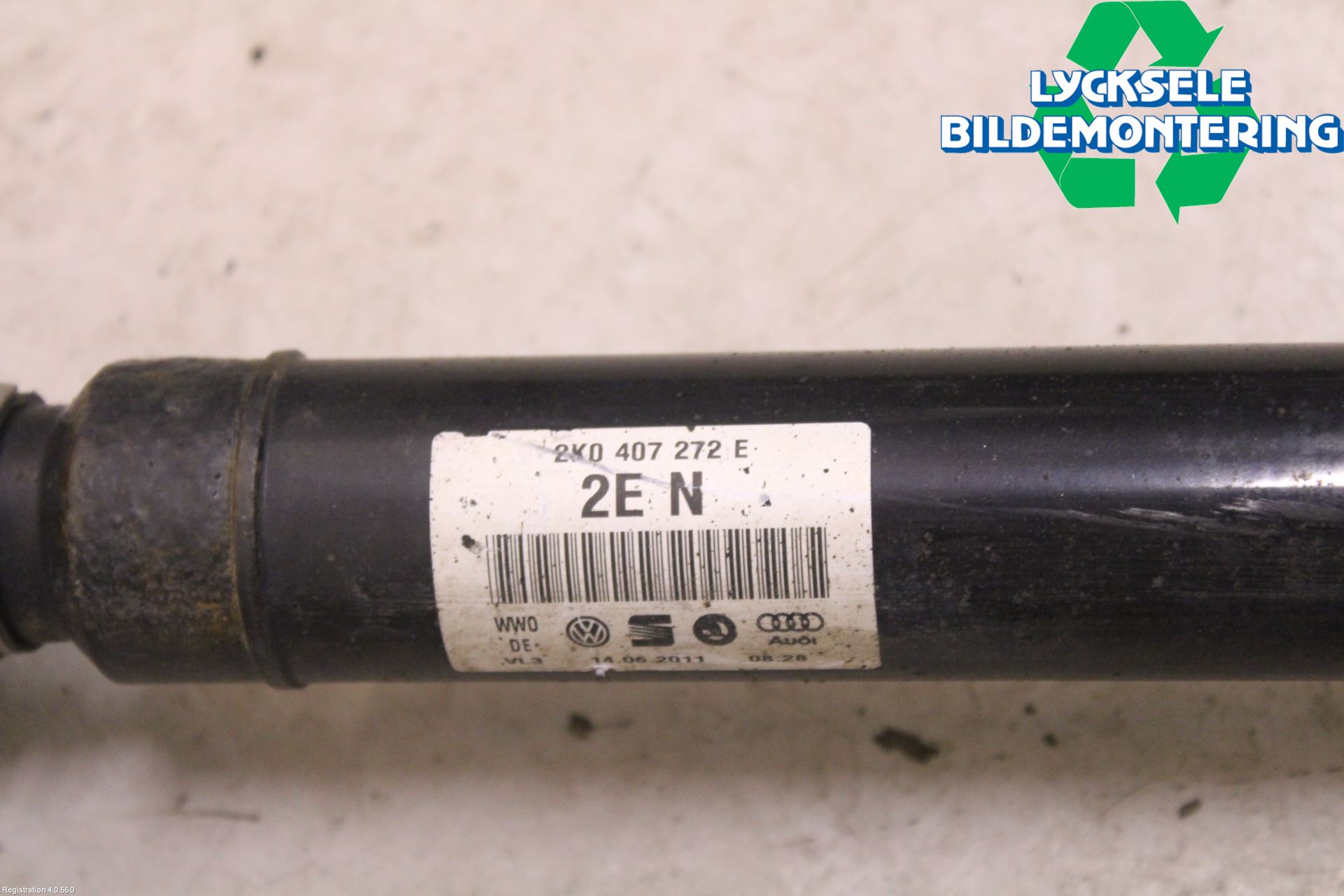 Volkswagen VW CADDY 11-15 Drivaxel Fram Höger