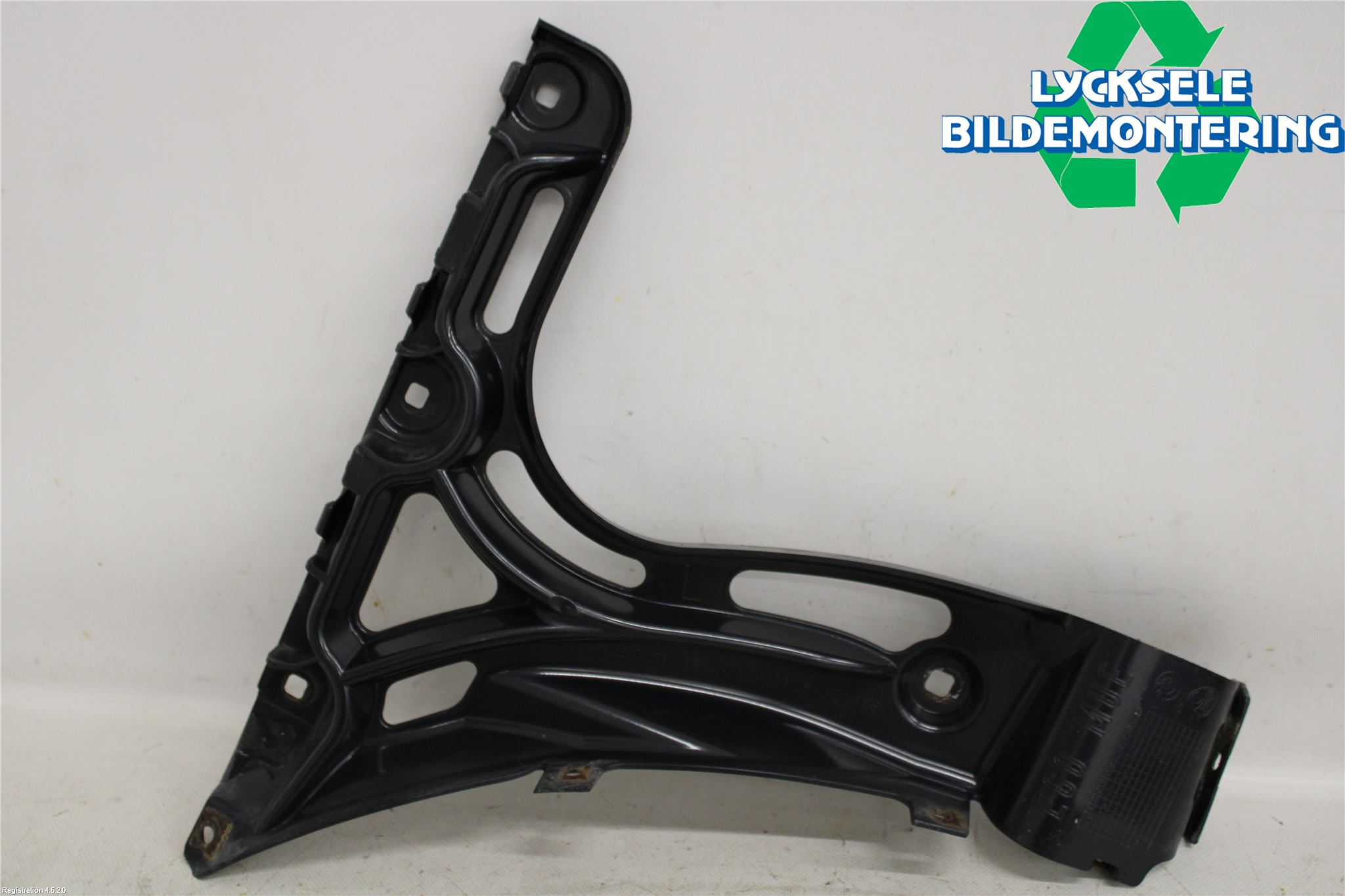 BMW 5 E60/61 Sed/Tou 02-10 Stötfångarfäste Bak Vä