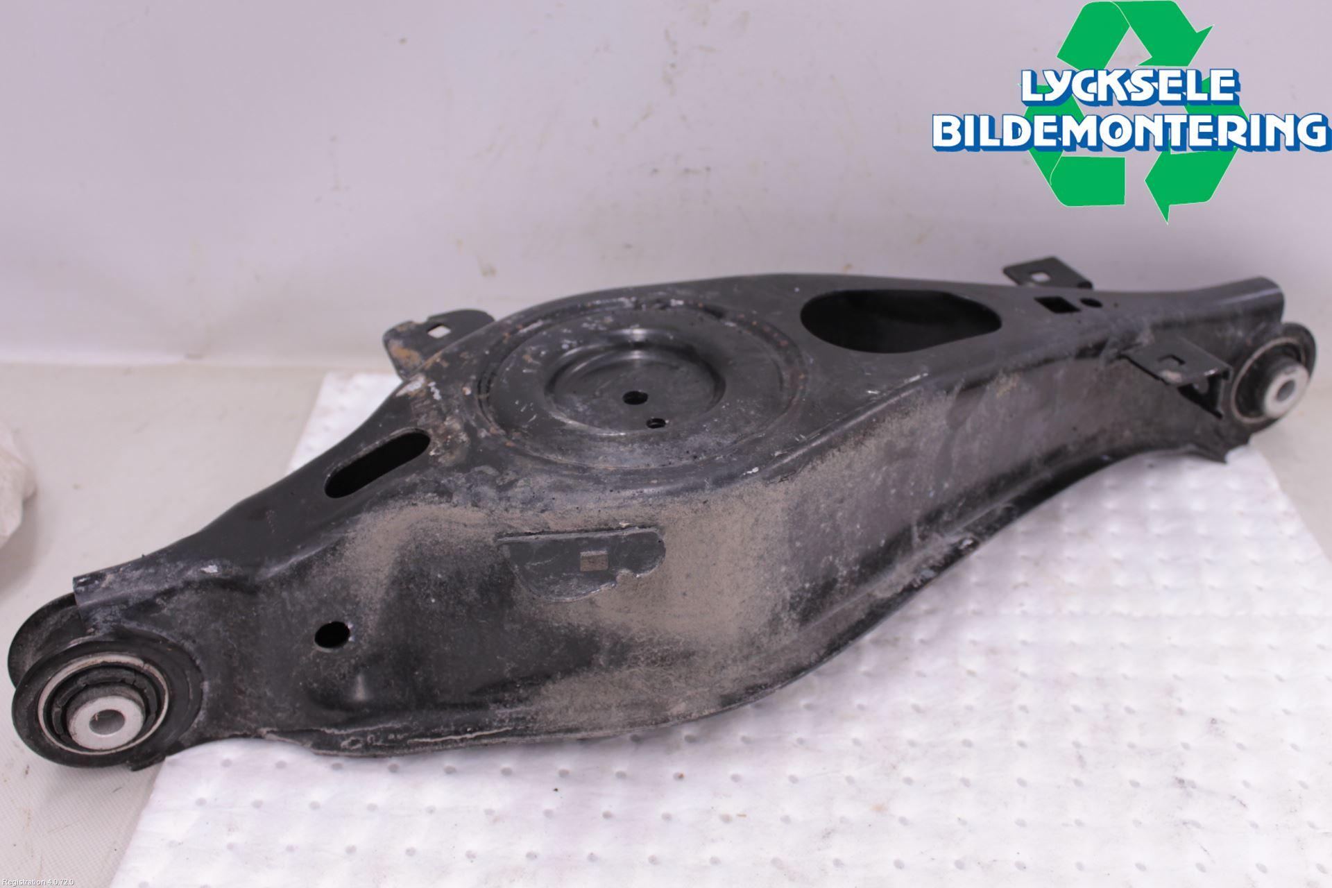 Ford FOCUS 19- Bärarm Bak Vä-Hö