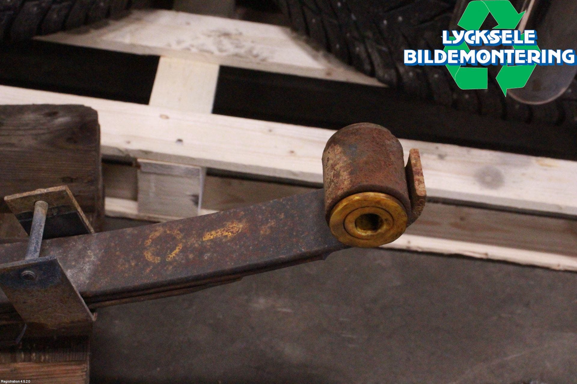 Toyota HILUX 05-16 Fjäder Bak Blad