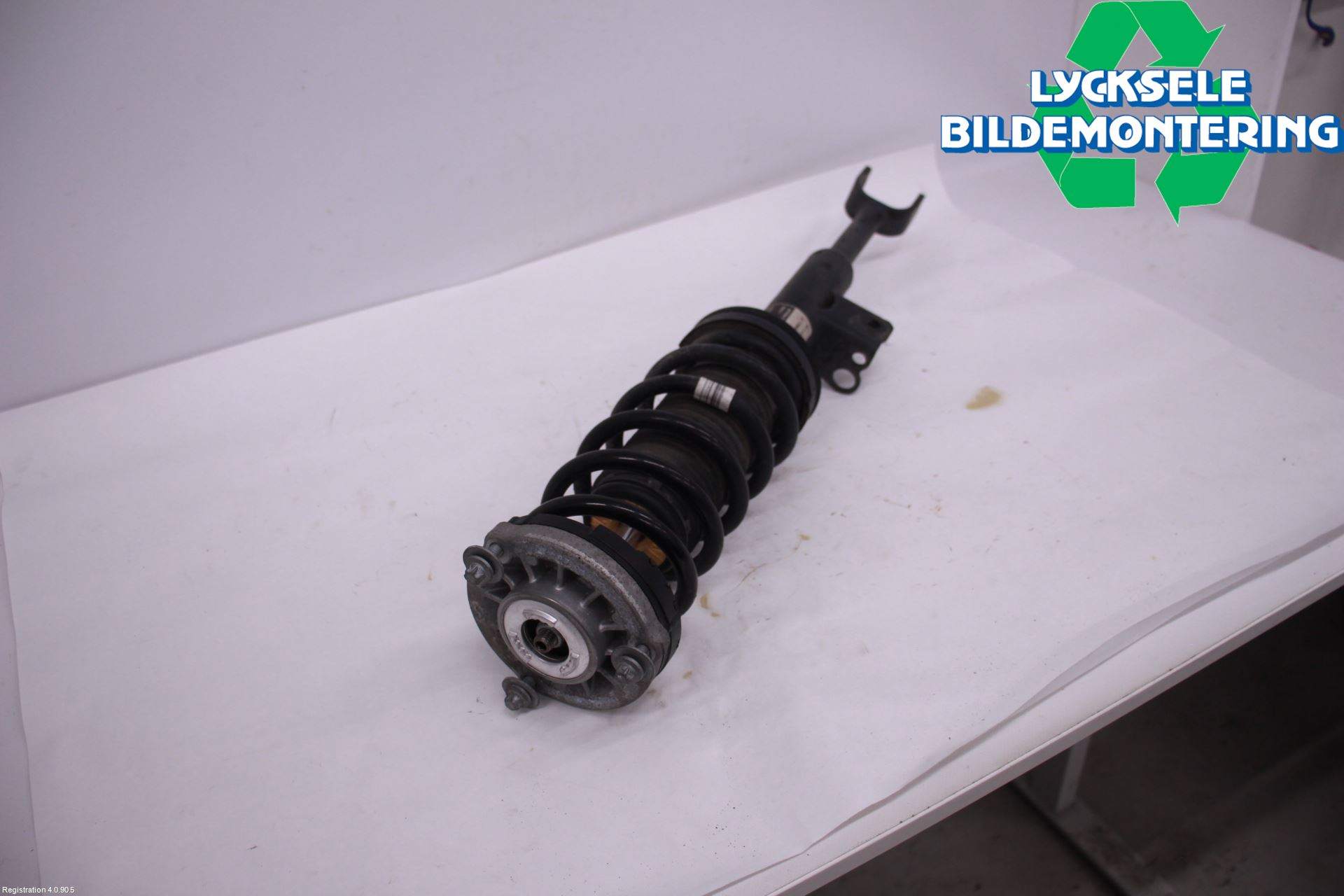BMW 5 G30/G31/F90 17-23 Fjäderben Fram Höger