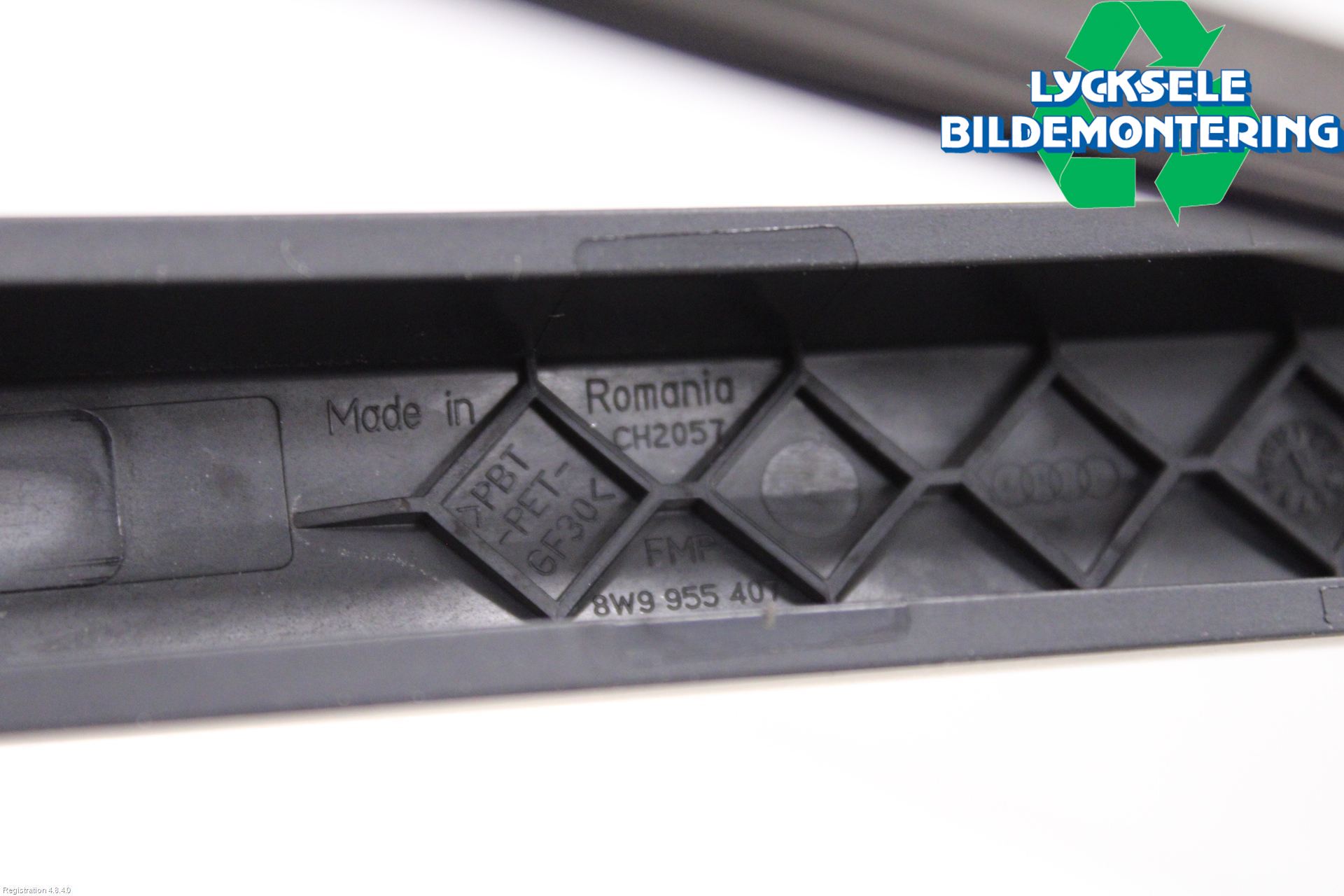 Audi A4/S4 B9 20- Torkararm-Bakruta